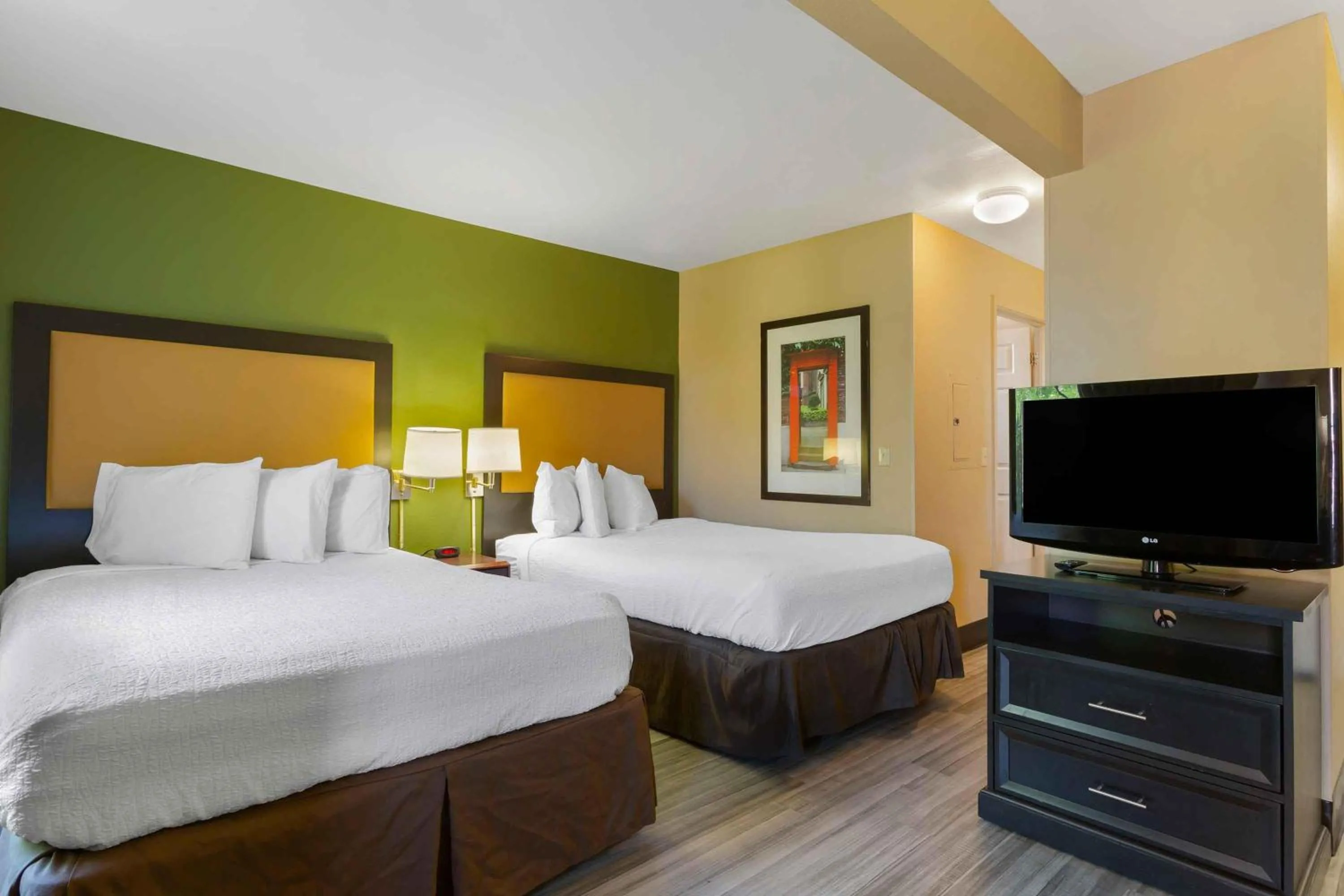 Bedroom, Bed in Extended Stay America Select Suites - Phoenix - Airport - E Oak St