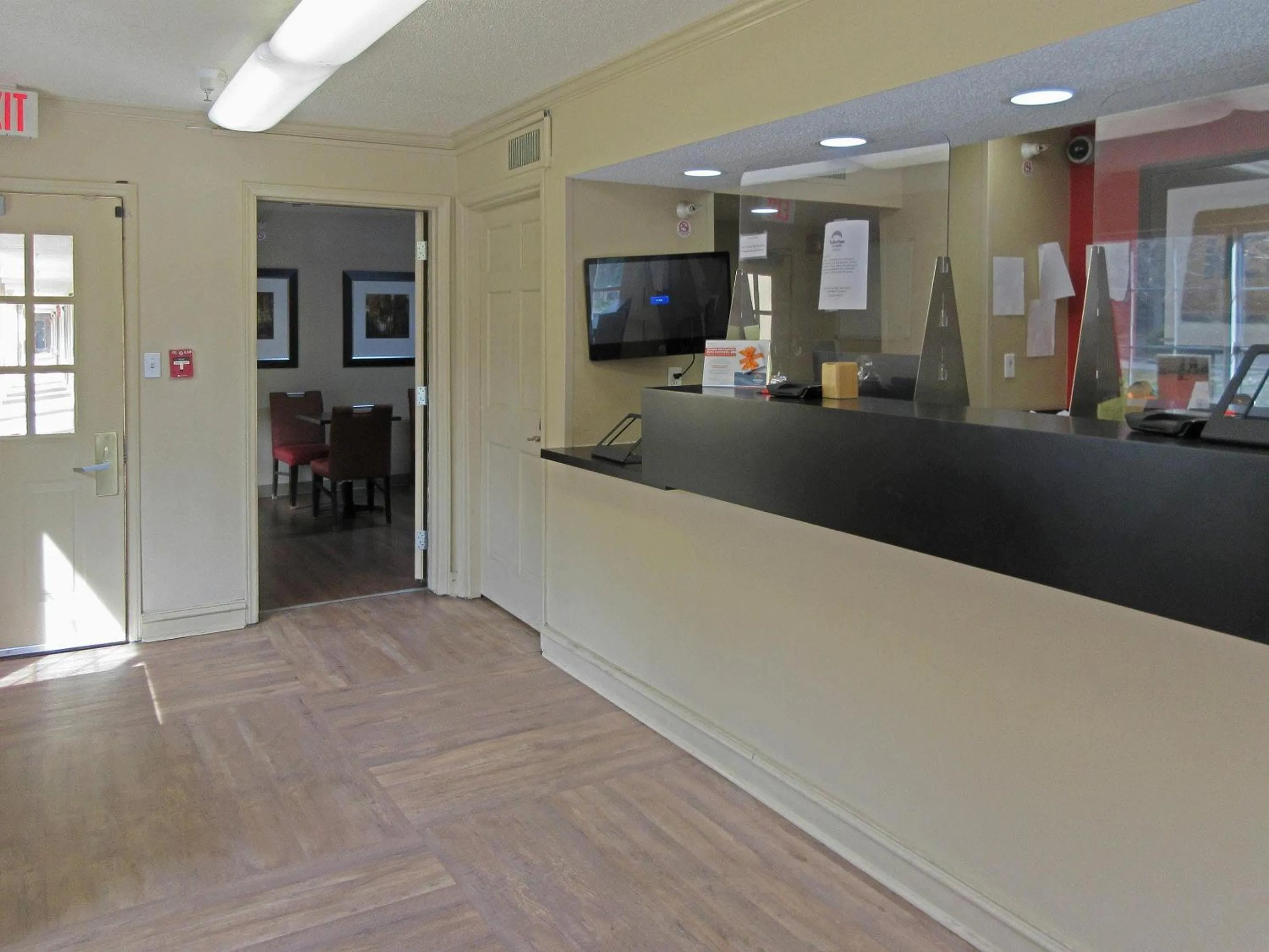 Lobby or reception in Suburban Studios Raleigh - Crabtree Valley