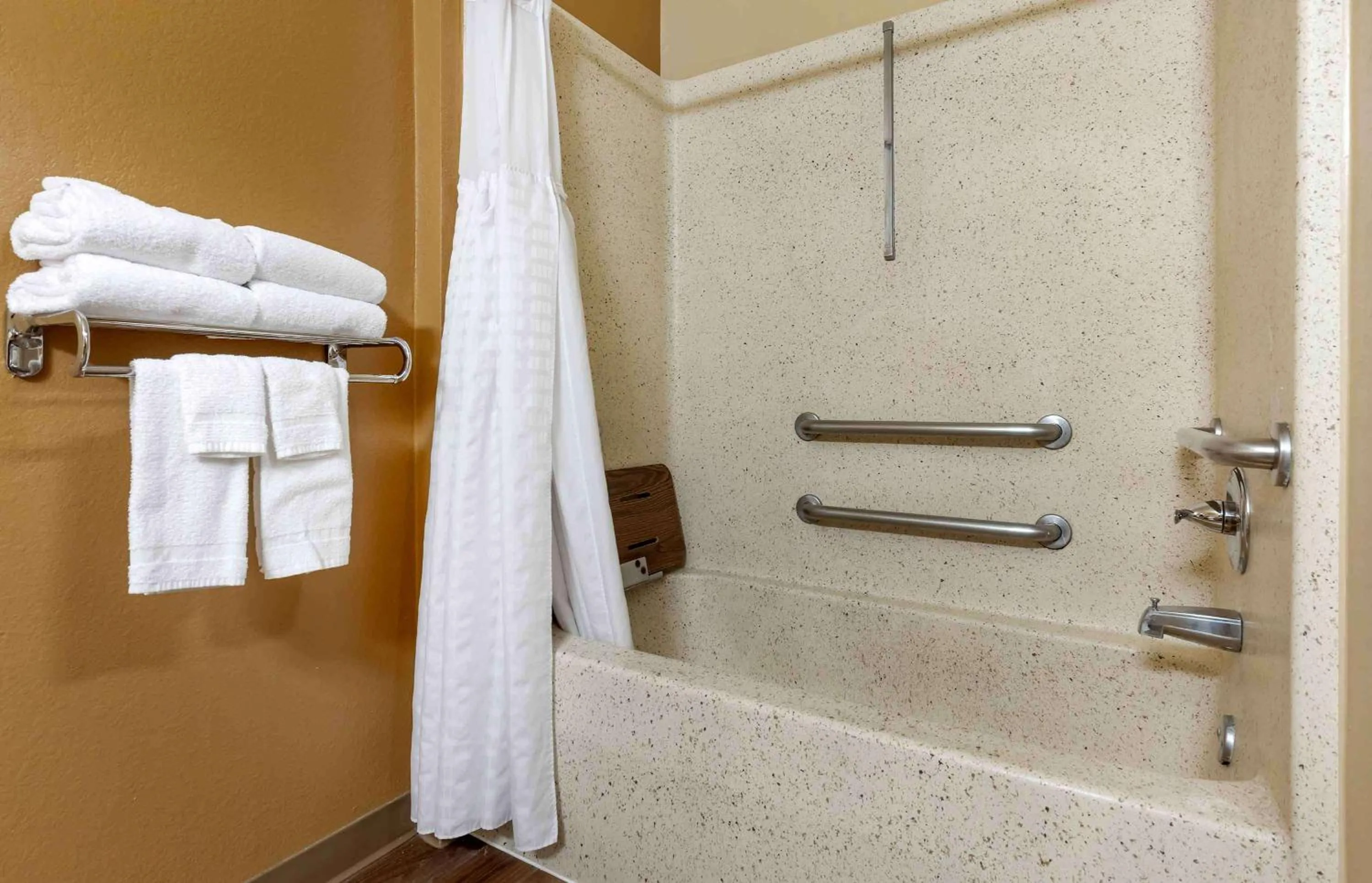 Bathroom in Extended Stay America Select Suites - Austin - Round Rock - North