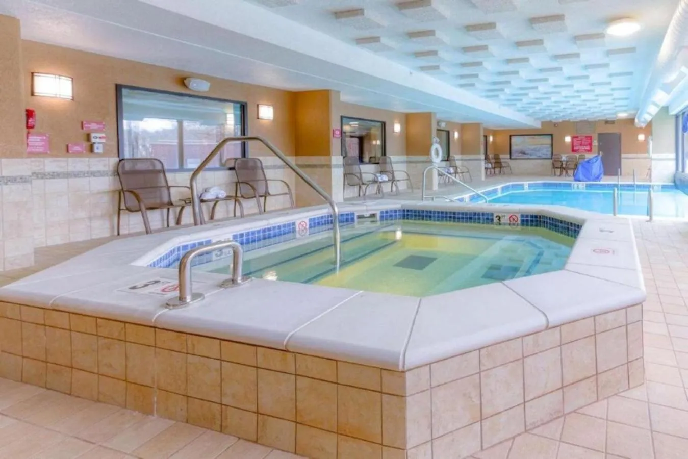 Hot Tub in Heritage Inn & Suites St Louis Fenton, Trademark by Wyndham