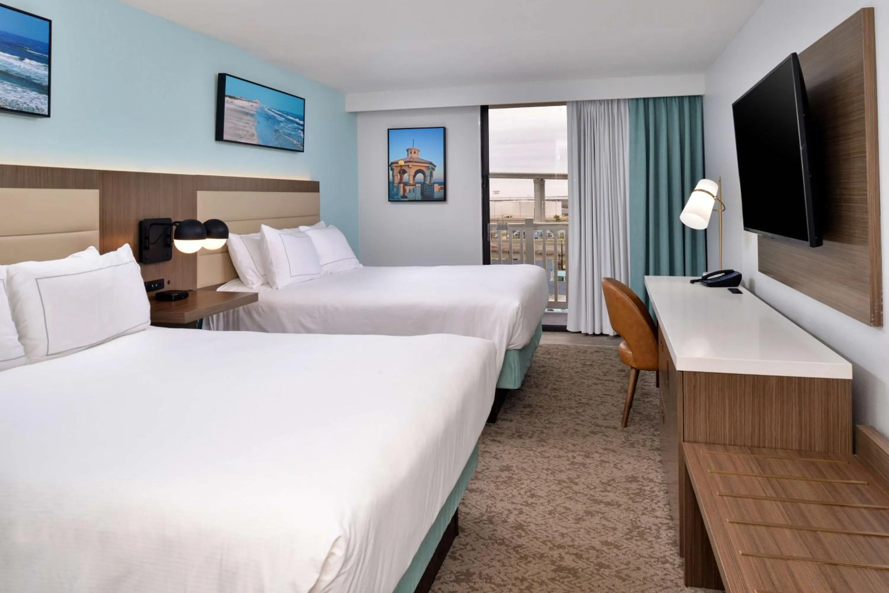 Bedroom, Bed in DoubleTree by Hilton Corpus Christi Beachfront