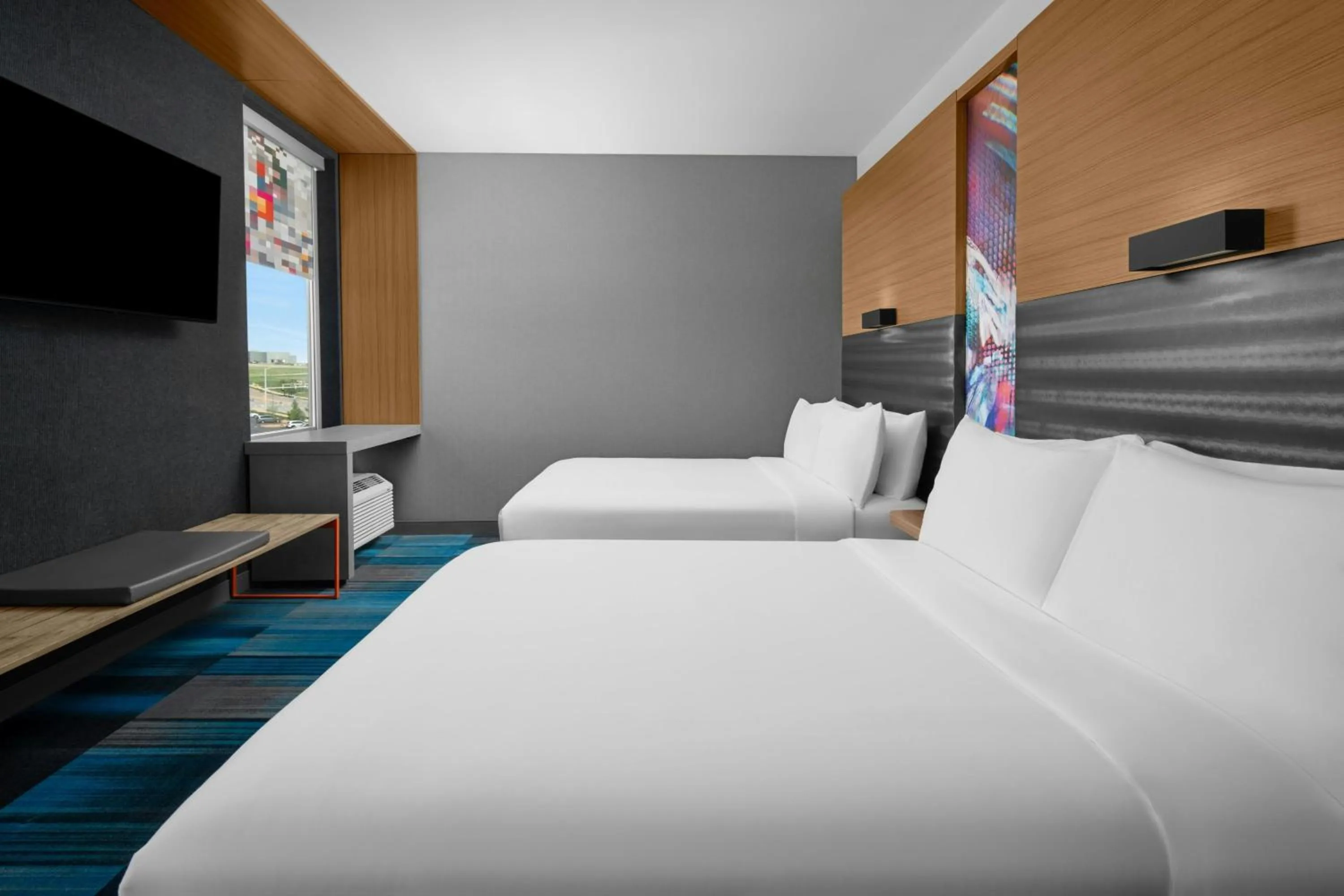 Photo of the whole room, Bed in Aloft Broomfield Denver