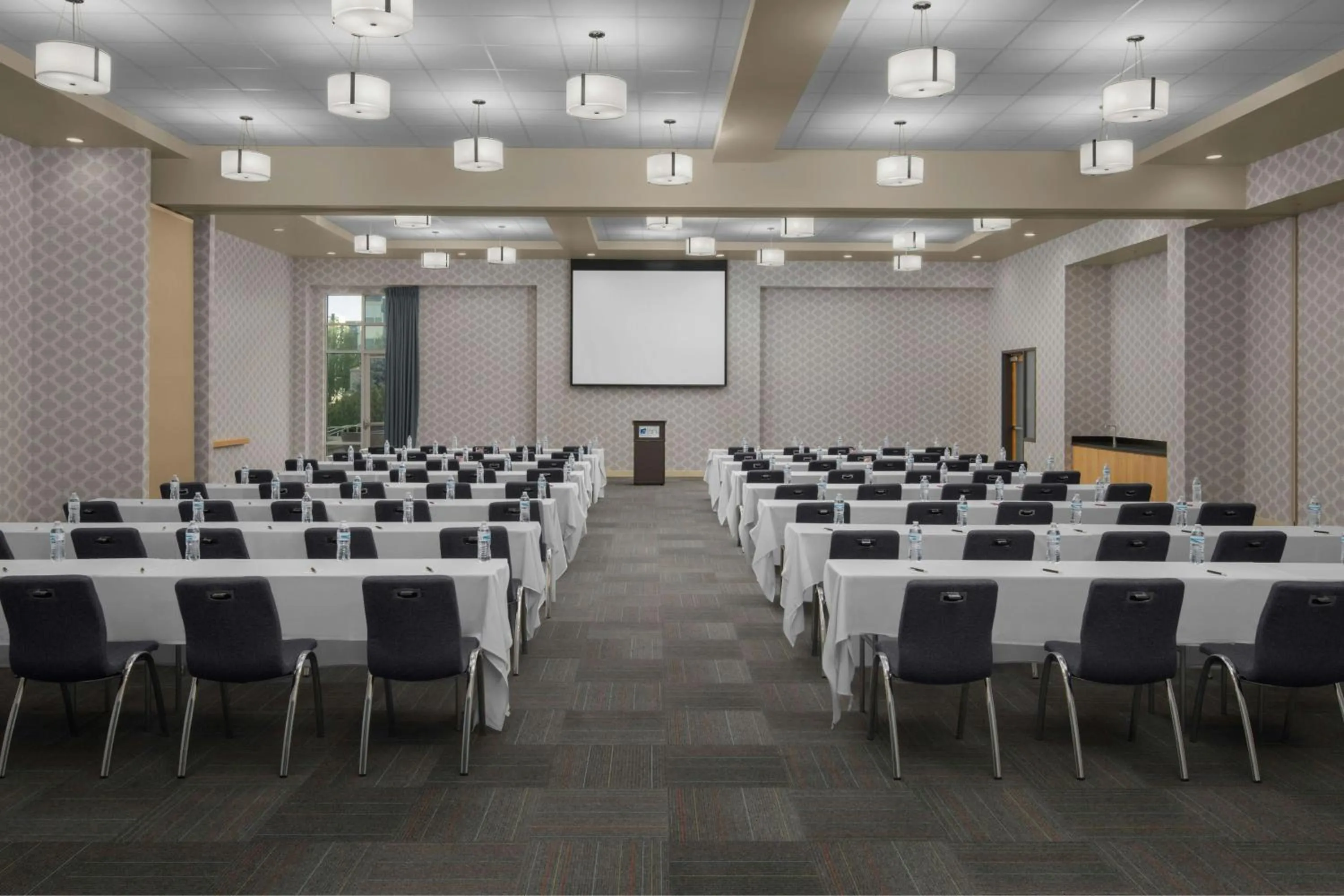 Meeting/conference room in Aloft Broomfield Denver