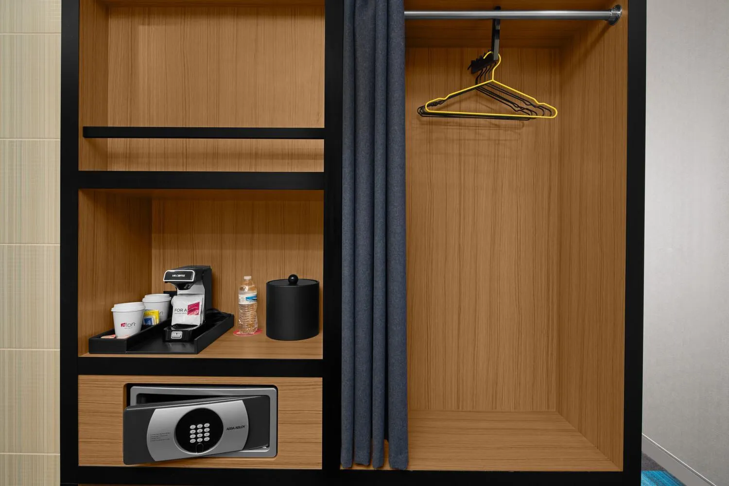 wardrobe in Aloft Broomfield Denver