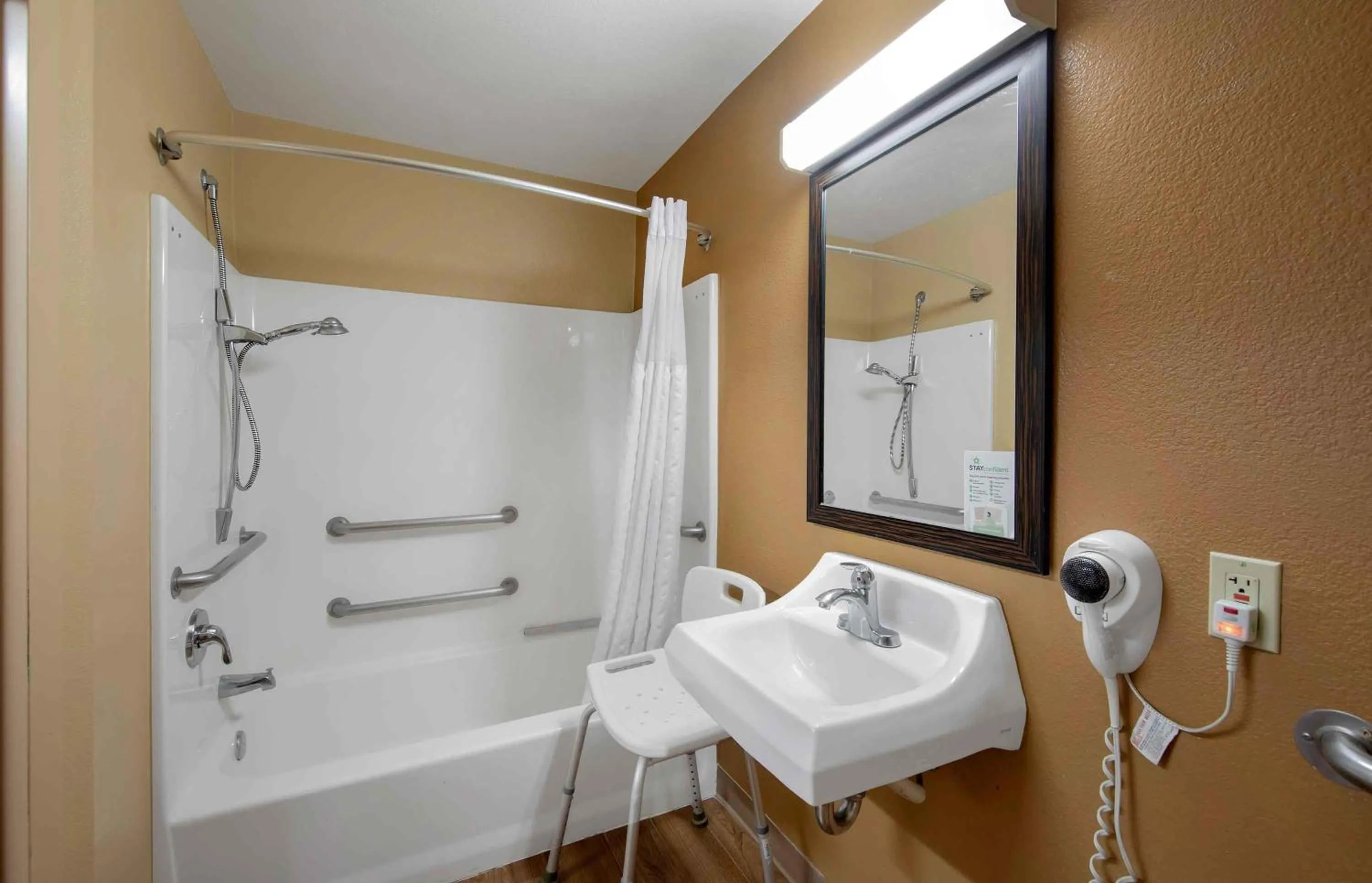 Bathroom in Extended Stay America Suites - Los Angeles - Burbank Airport