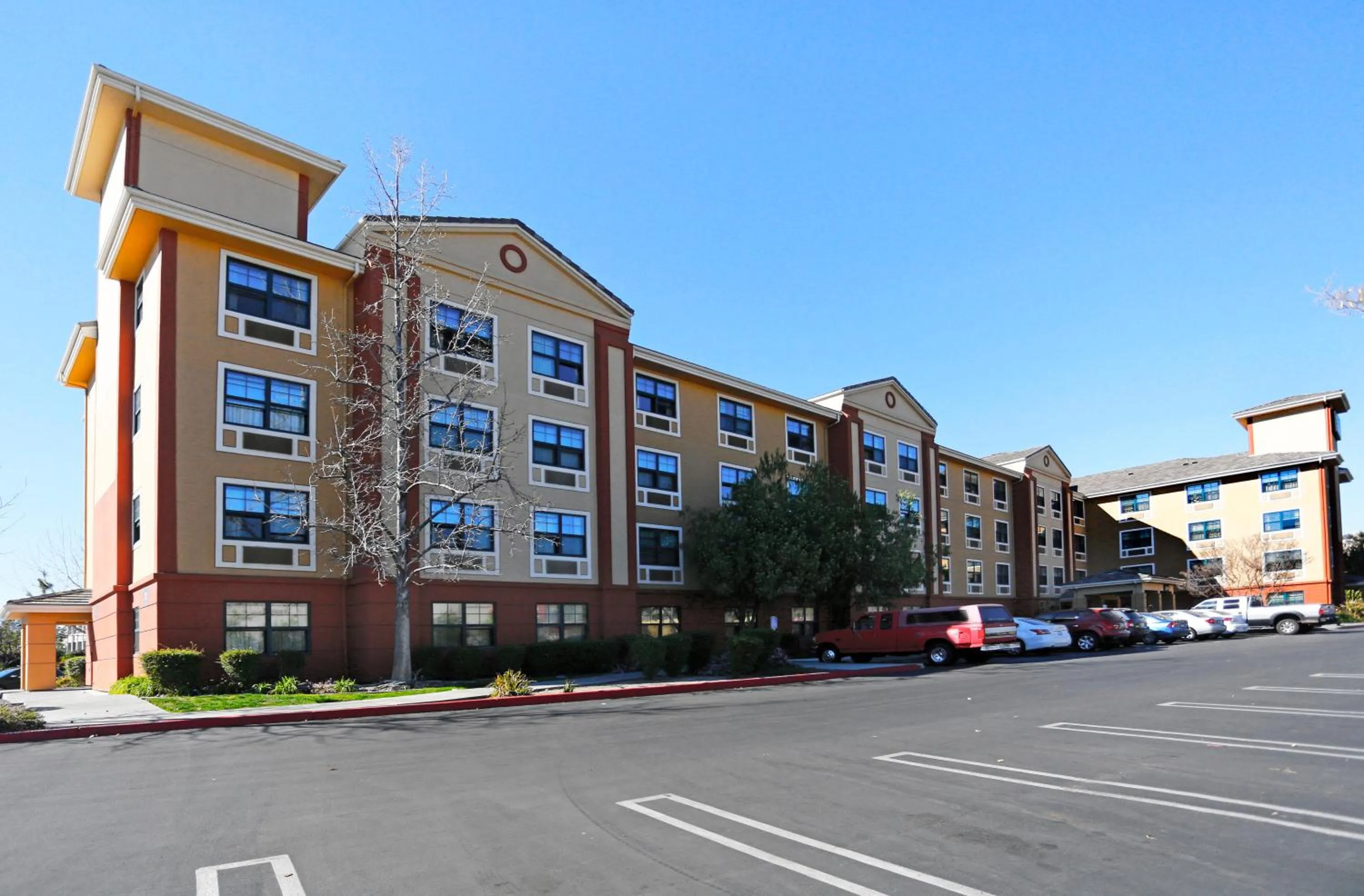 Property building in Extended Stay America Suites - Los Angeles - Burbank Airport