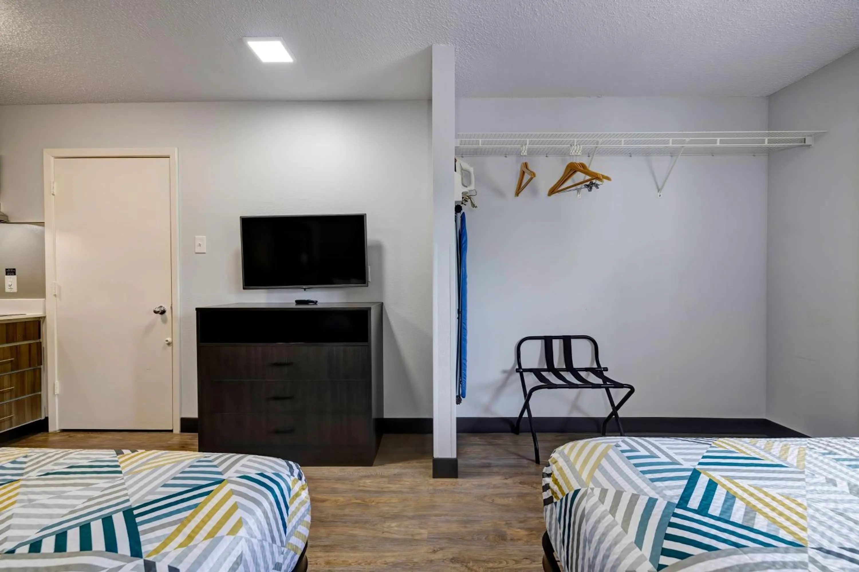 Bedroom, Bed in Studio 6-Arlington, TX - South - Dallas