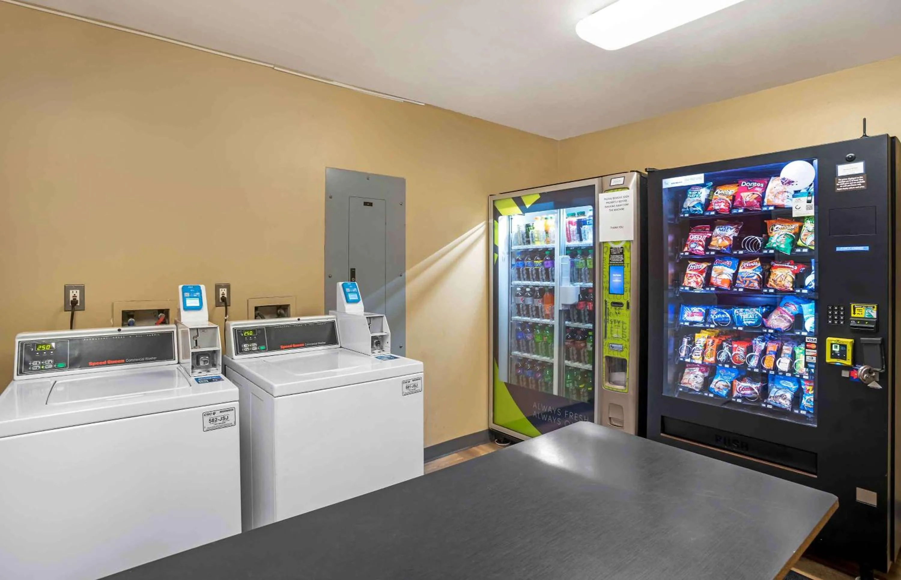 Property building in Extended Stay America Suites - Newark - Christiana - Wilmington