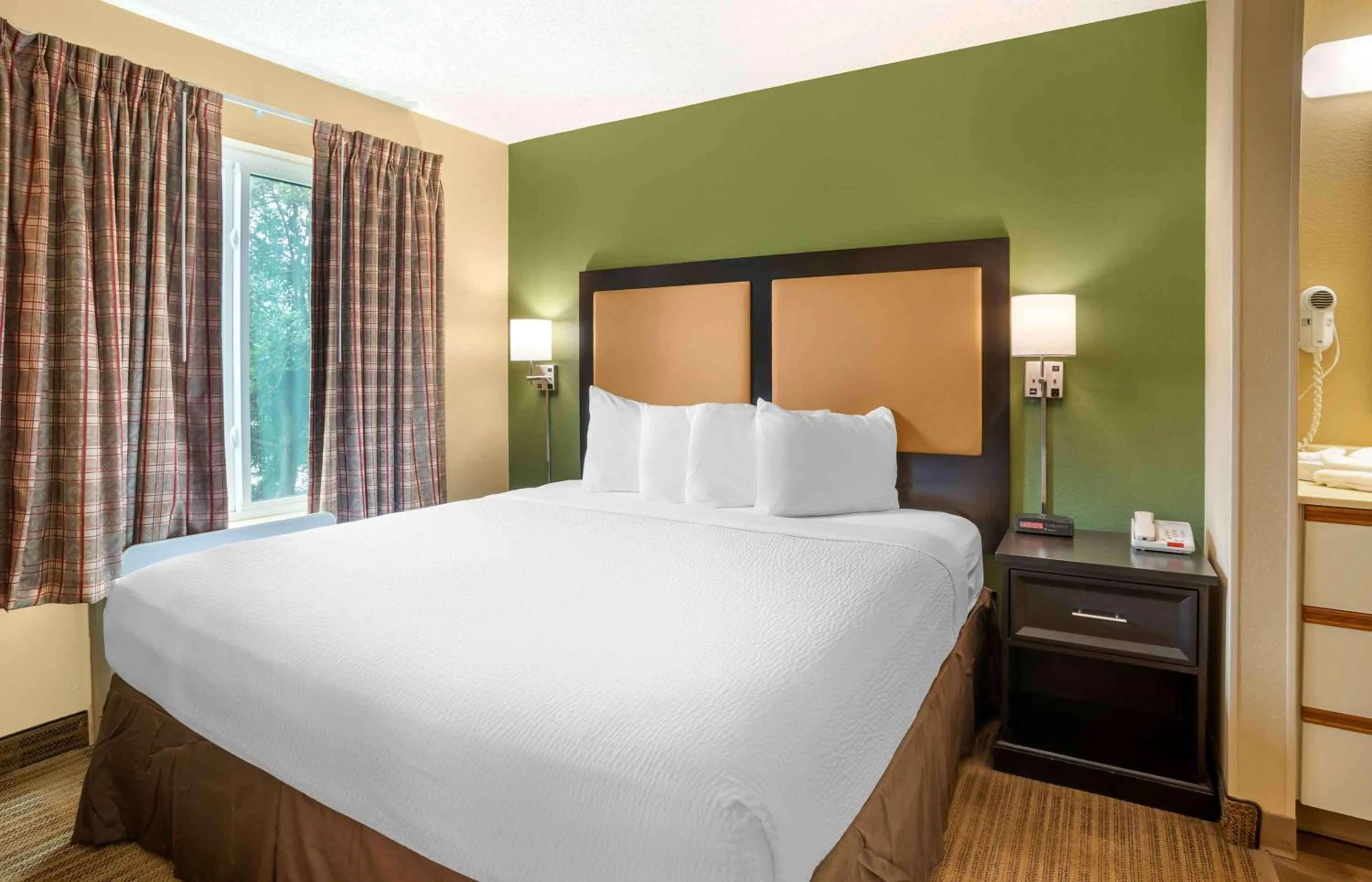 Bedroom, Bed in Extended Stay America Suites - Newark - Christiana - Wilmington
