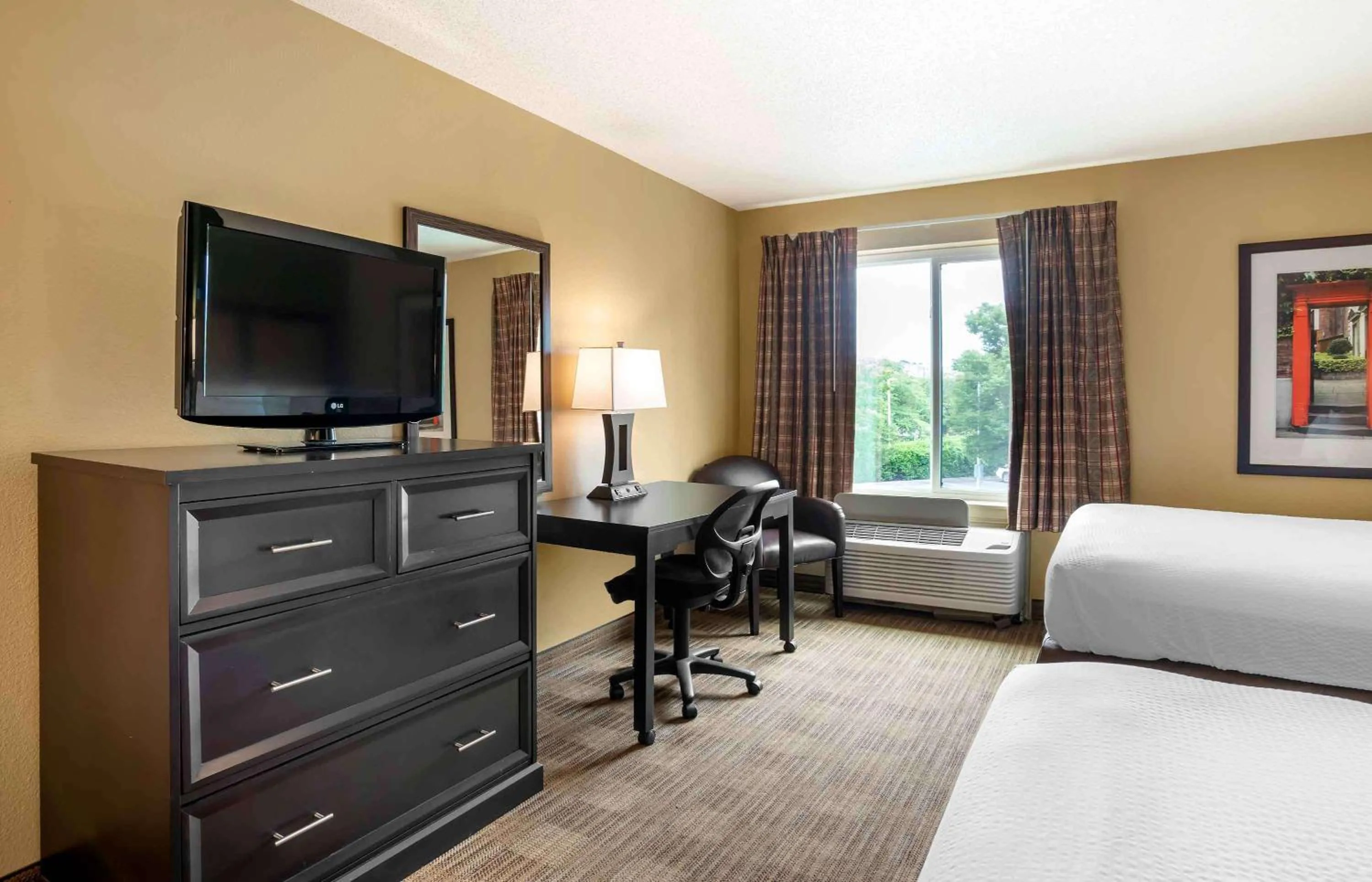 Bedroom, Bed in Extended Stay America Suites - Newark - Christiana - Wilmington