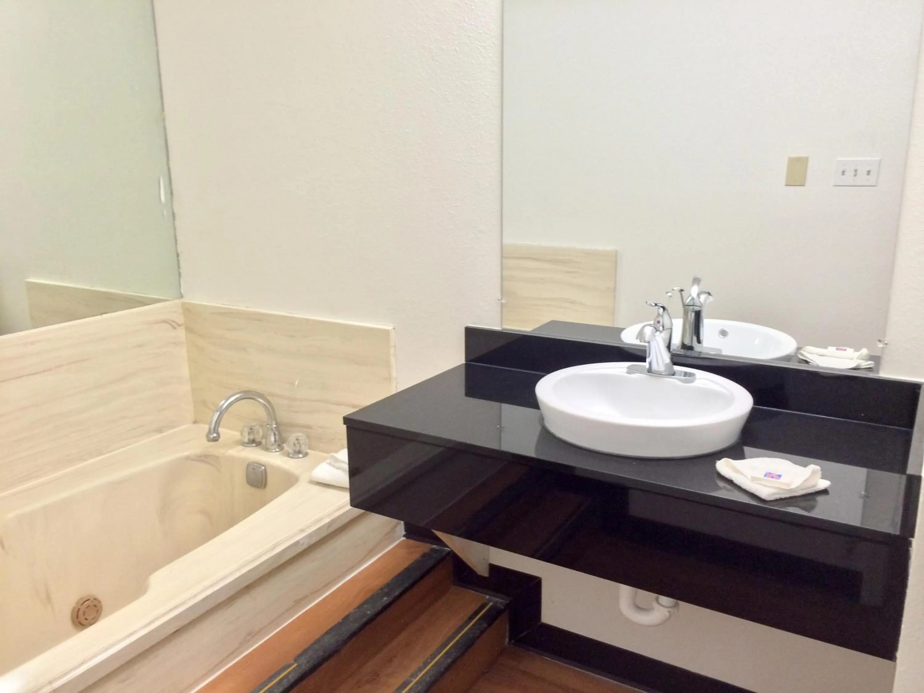 Bathroom in Motel 6-Longview, TX - North