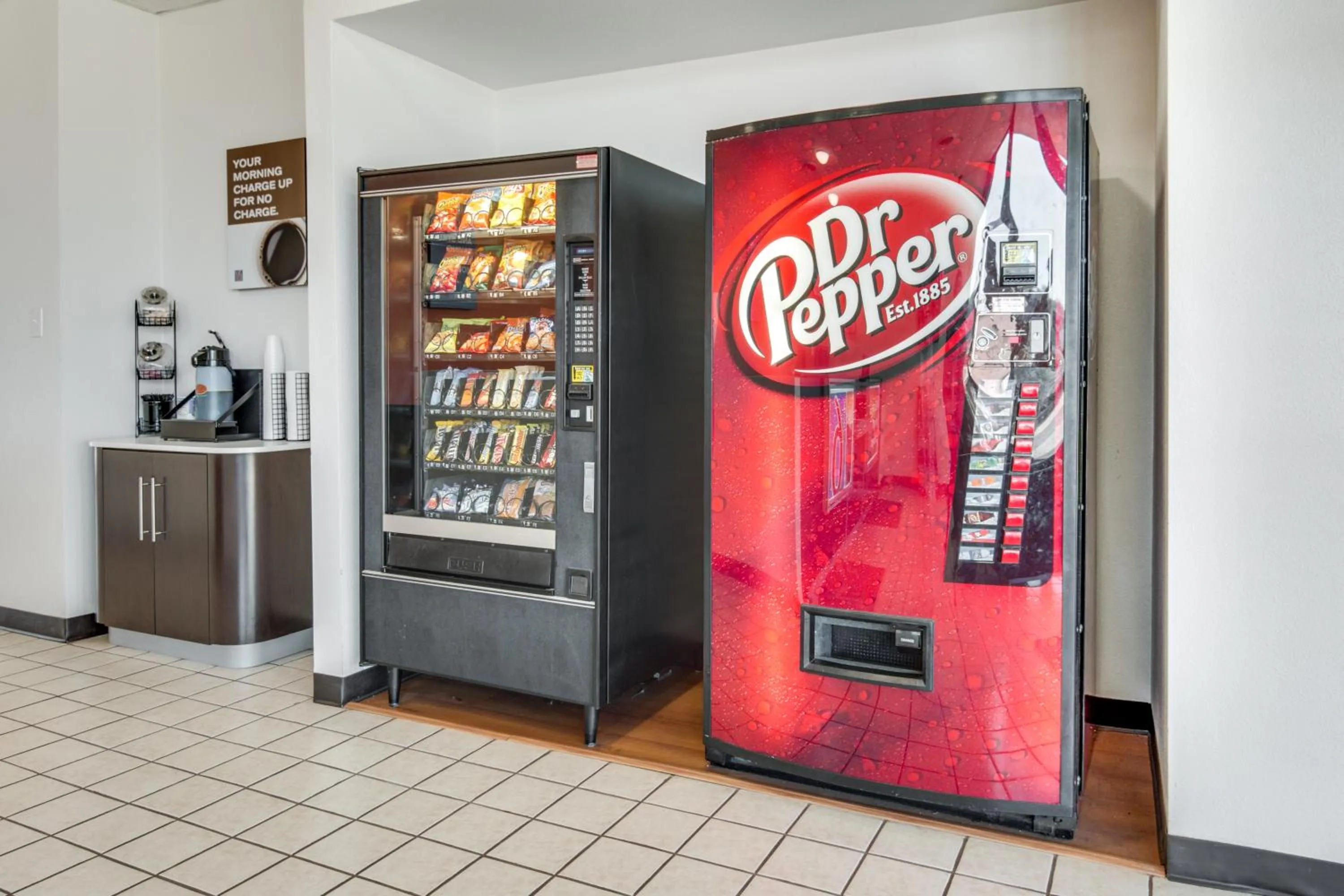 Food and drinks in Motel 6-Longview, TX - North