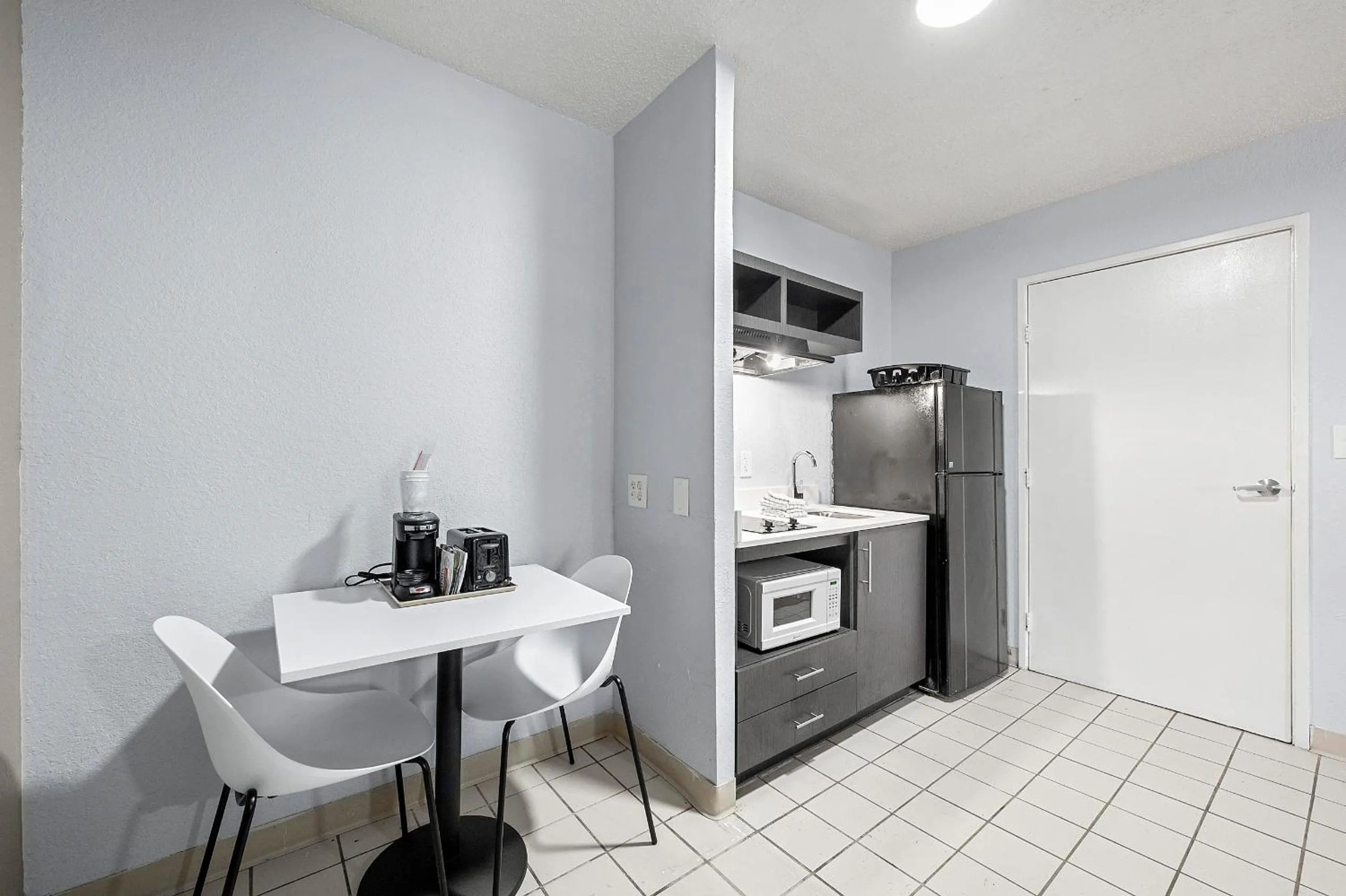 Kitchen or kitchenette in Studio 6-Roswell, GA - Atlanta