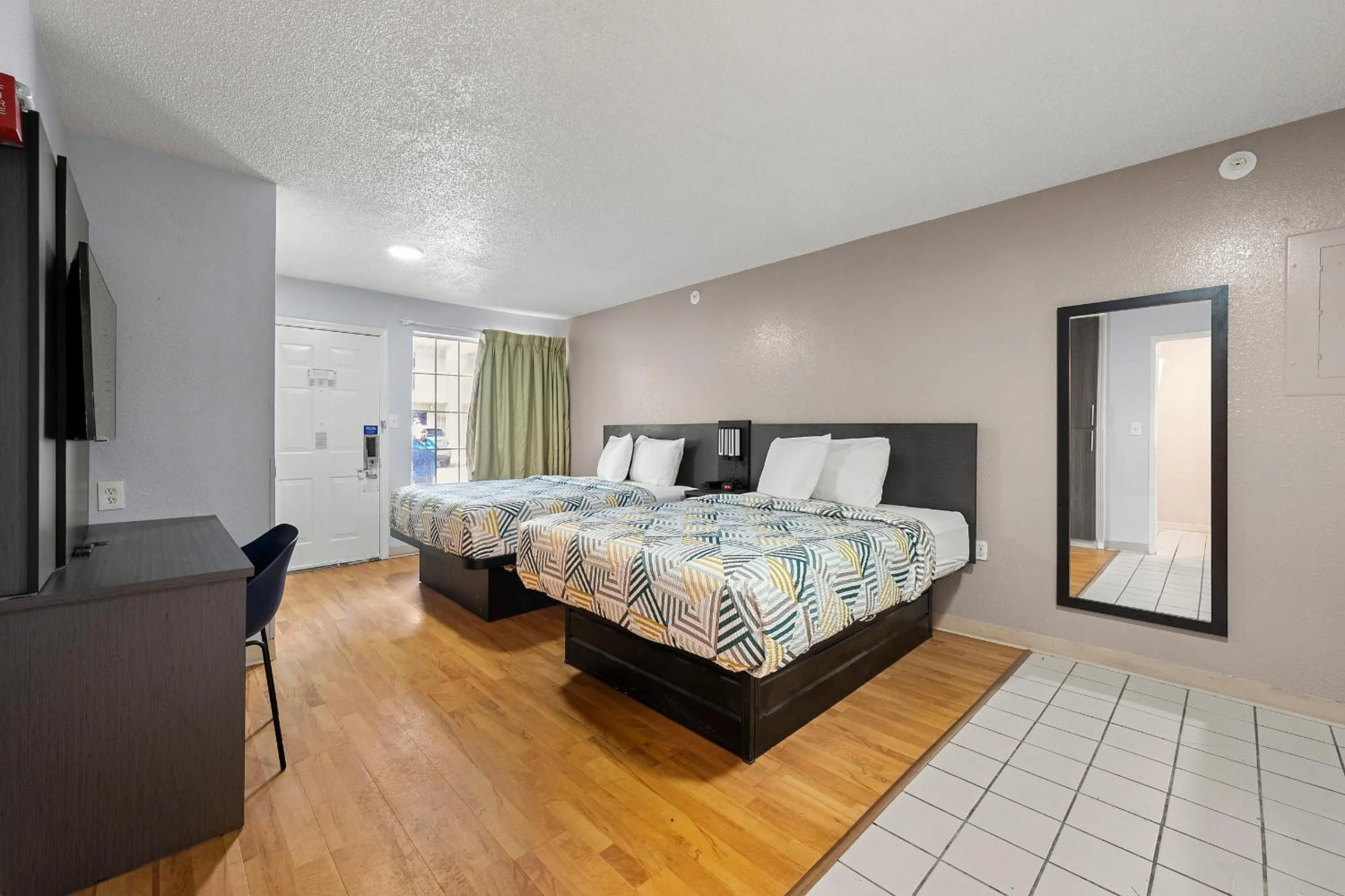 Bedroom, Bed in Studio 6-Roswell, GA - Atlanta