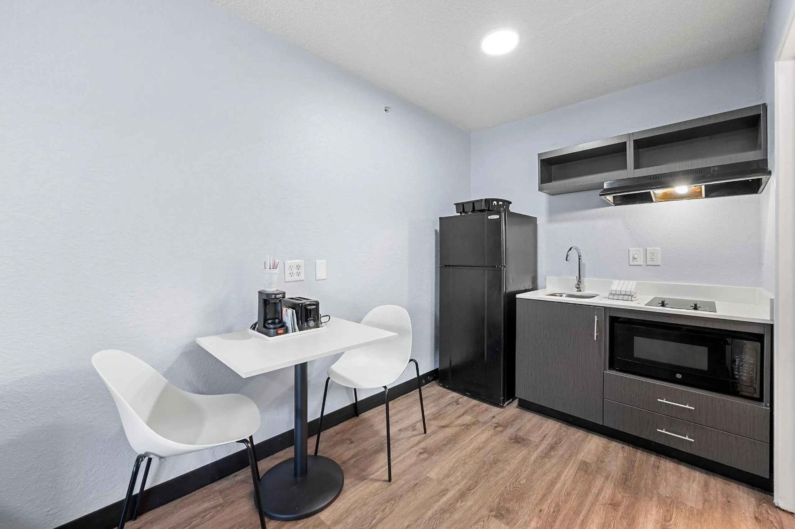 Kitchen or kitchenette in Studio 6-Roswell, GA - Atlanta