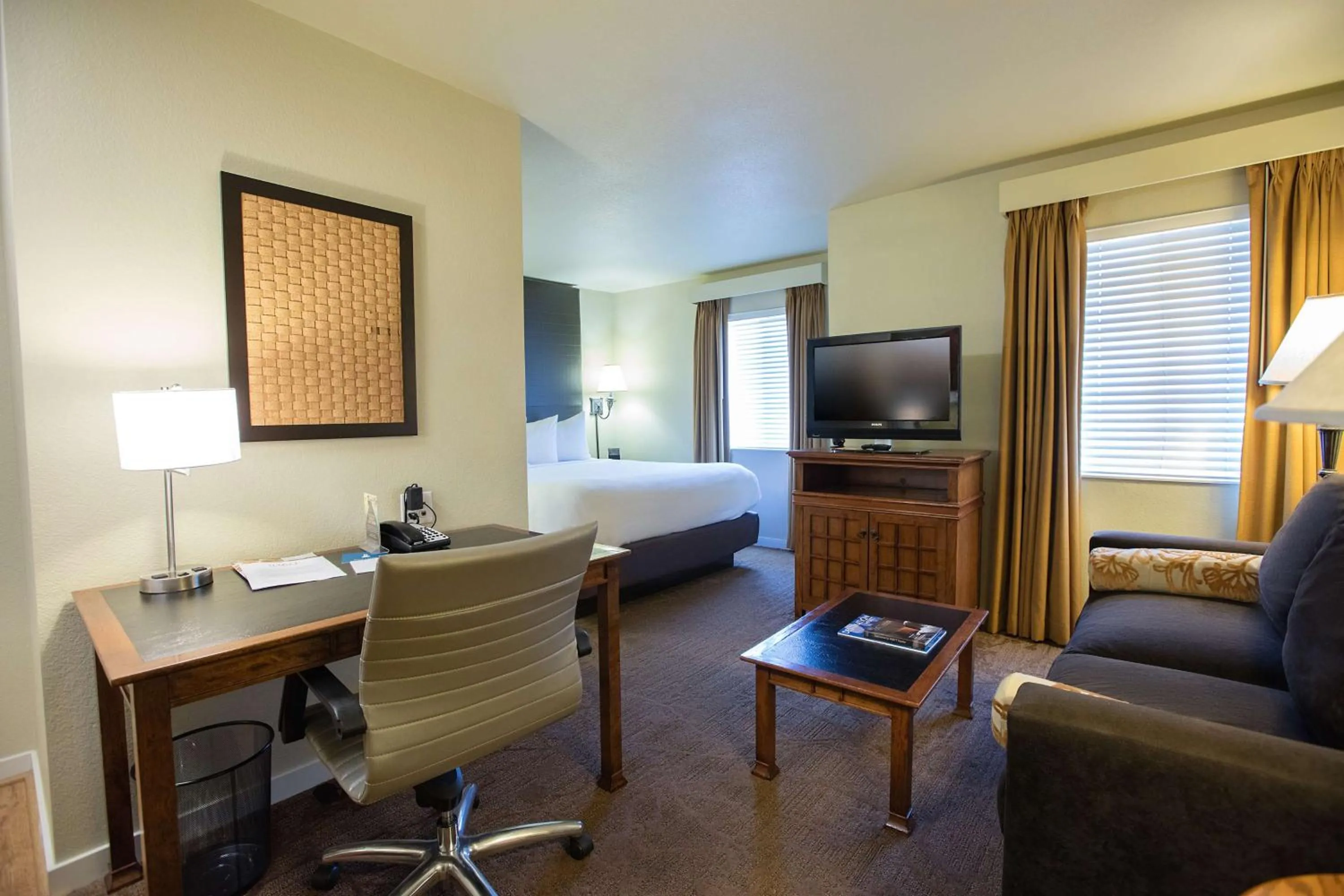 Photo of the whole room, Bed in Hyatt House San Ramon