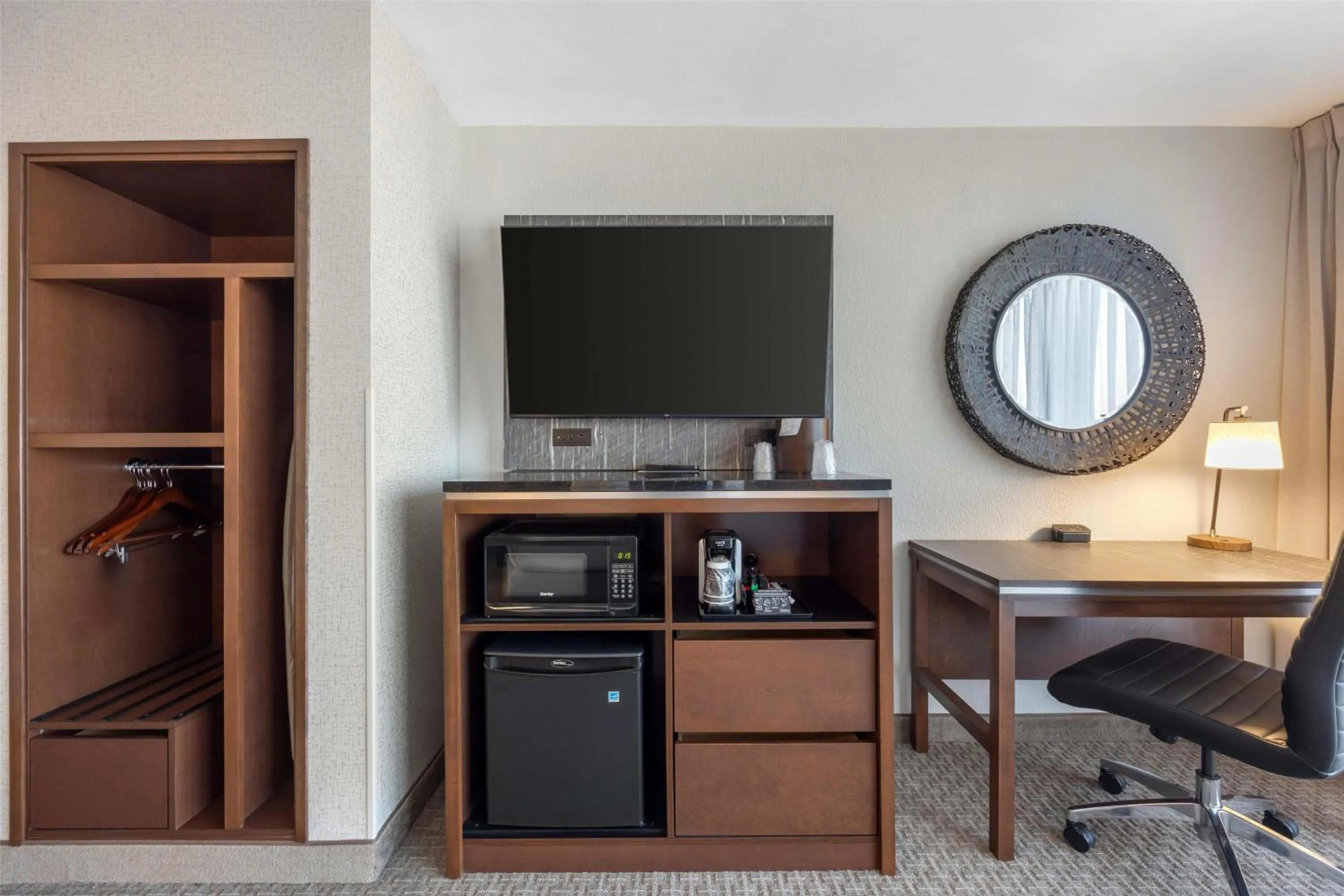 Bedroom in Drury Inn & Suites Paducah