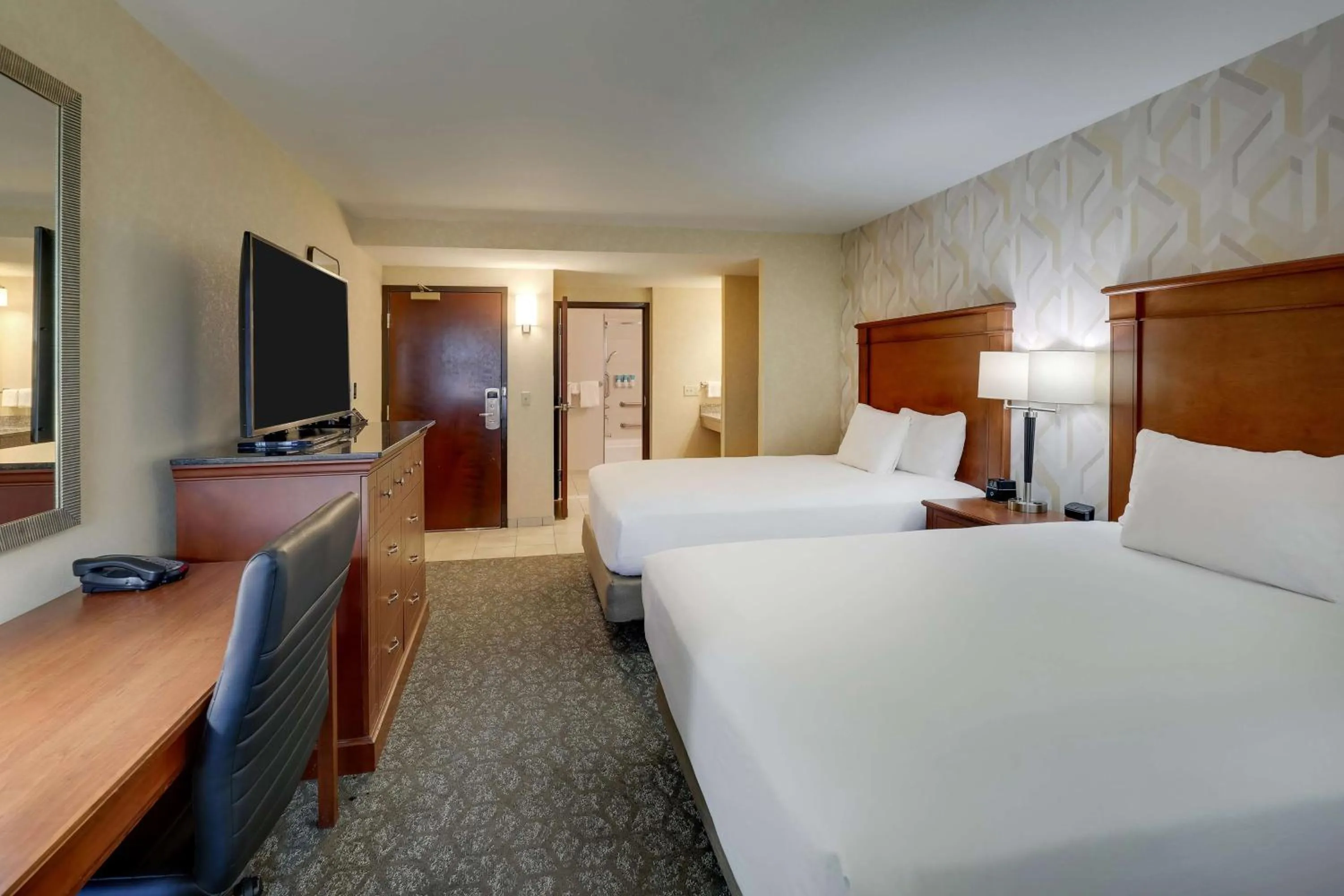 Bedroom, Bed in Drury Inn & Suites Charlotte University Place