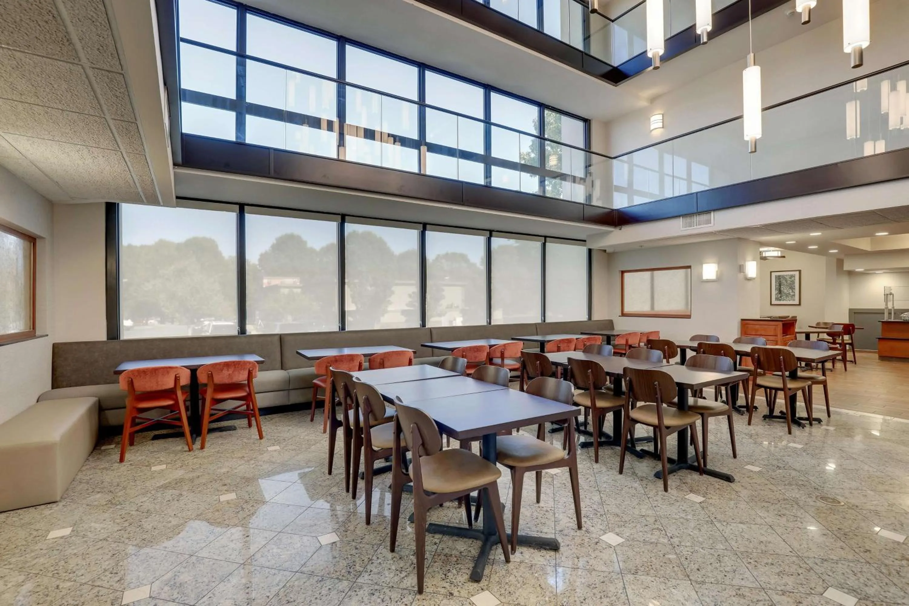 Breakfast in Drury Inn & Suites Charlotte University Place