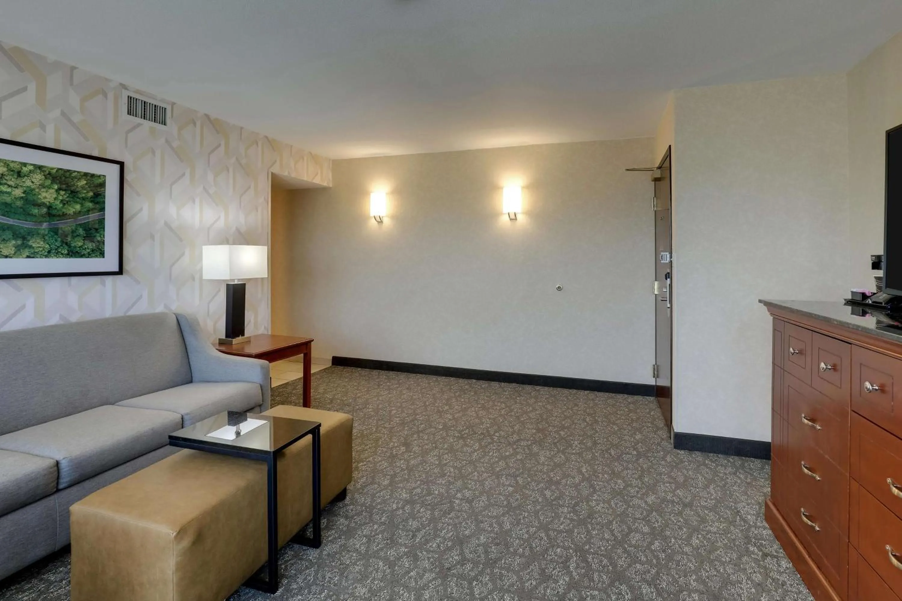 Bedroom in Drury Inn & Suites Charlotte University Place