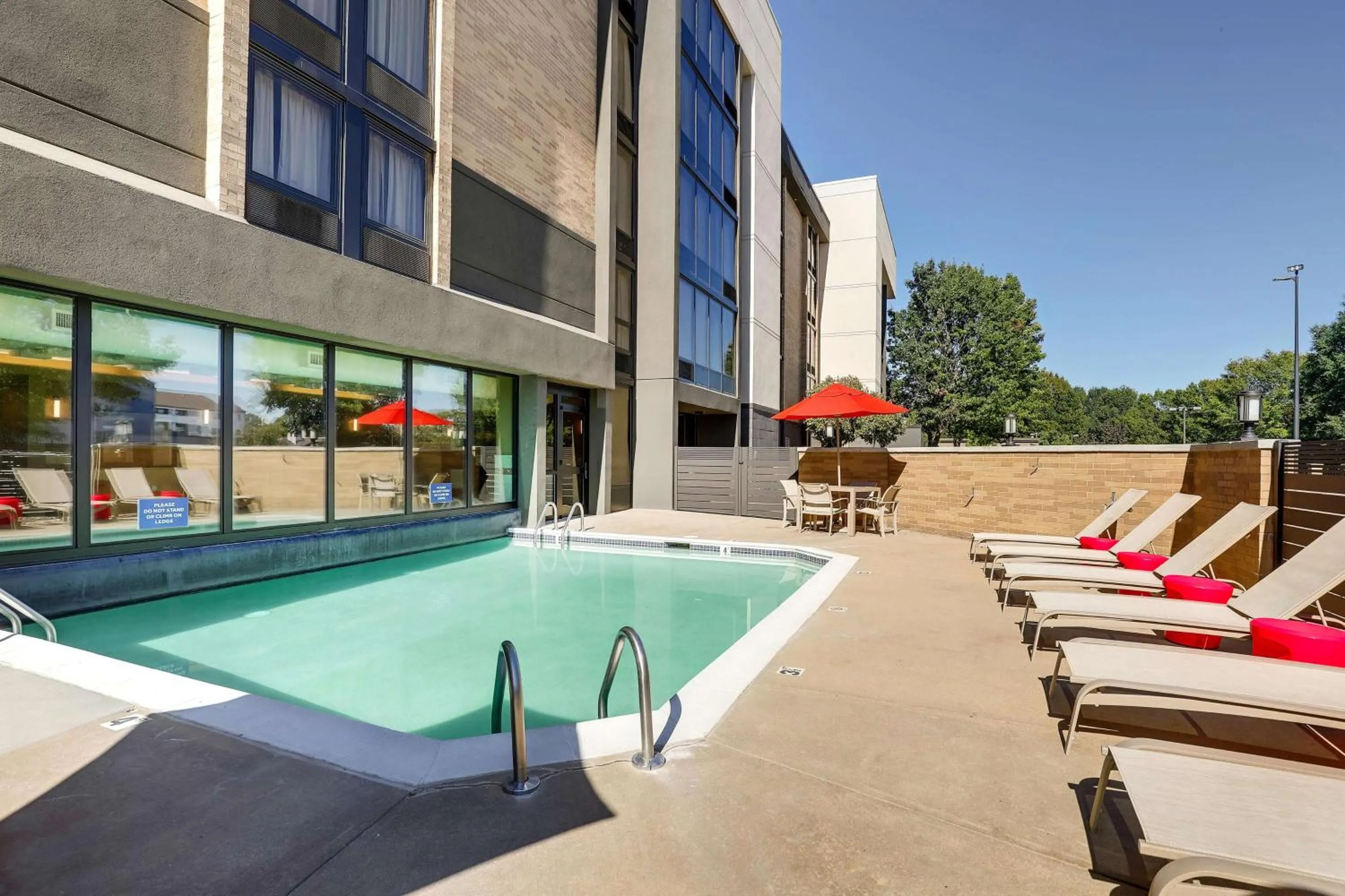 Pool view in Drury Inn & Suites Charlotte University Place