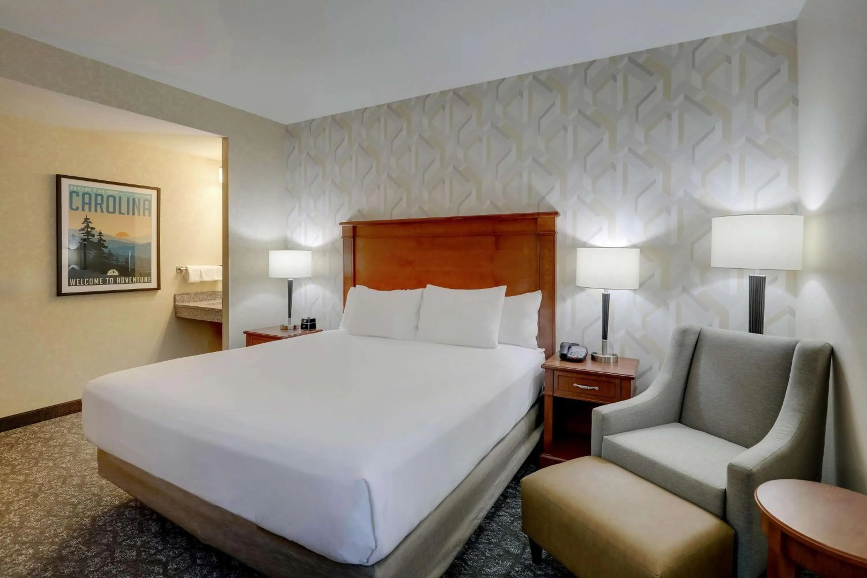 Bedroom, Bed in Drury Inn & Suites Charlotte University Place