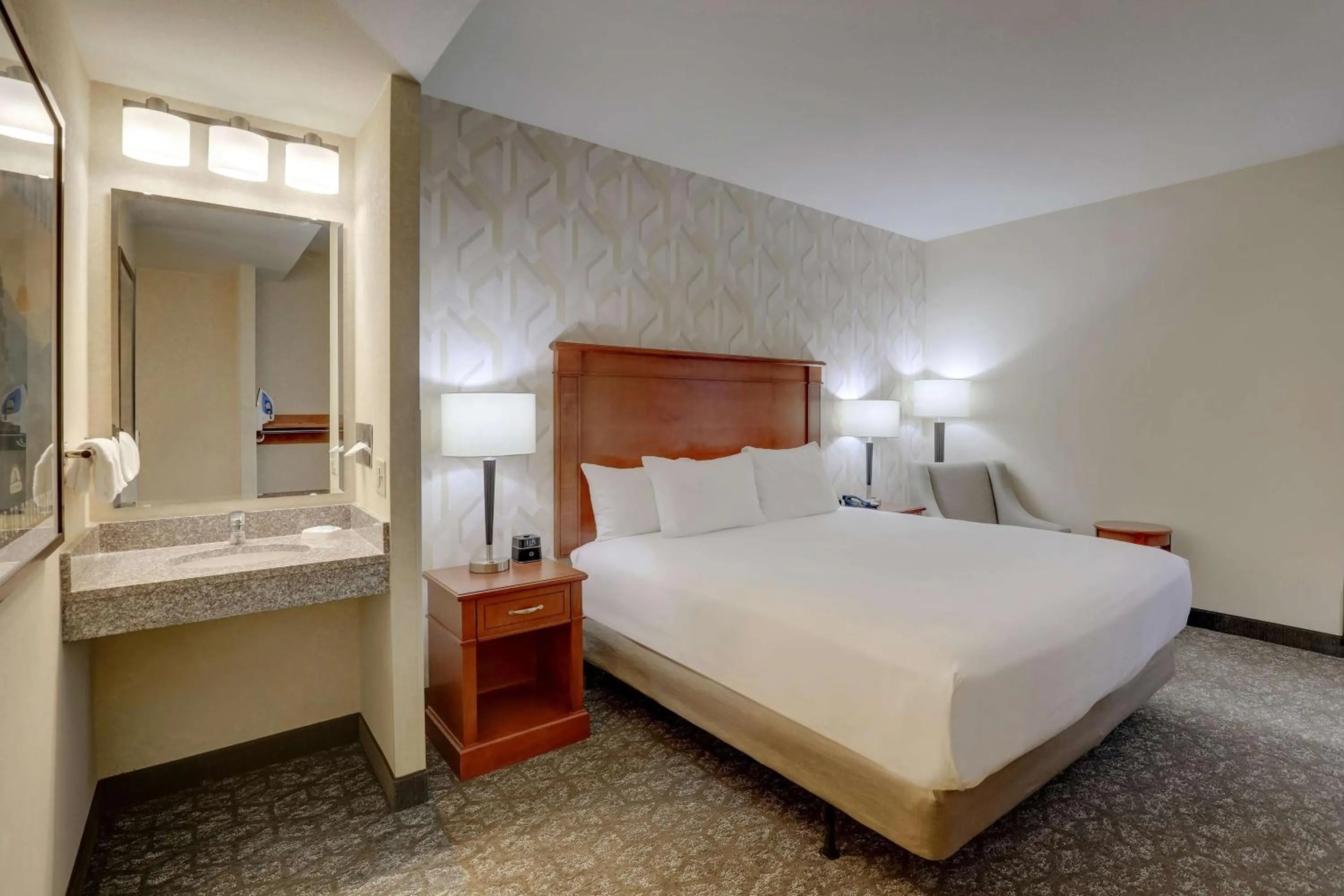 Bedroom, Bed in Drury Inn & Suites Charlotte University Place