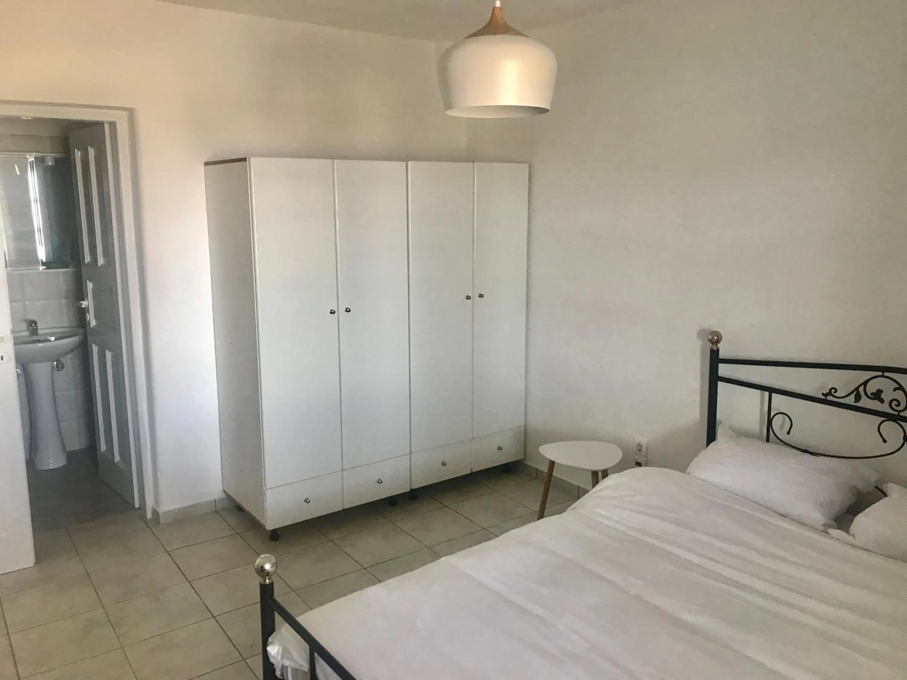 The Corfos Hills House