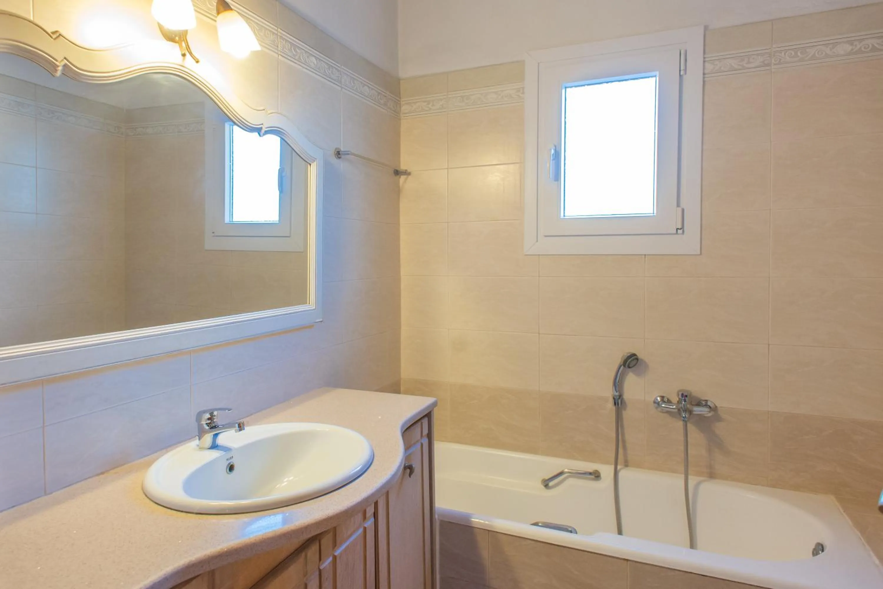 The Corfos Hills House