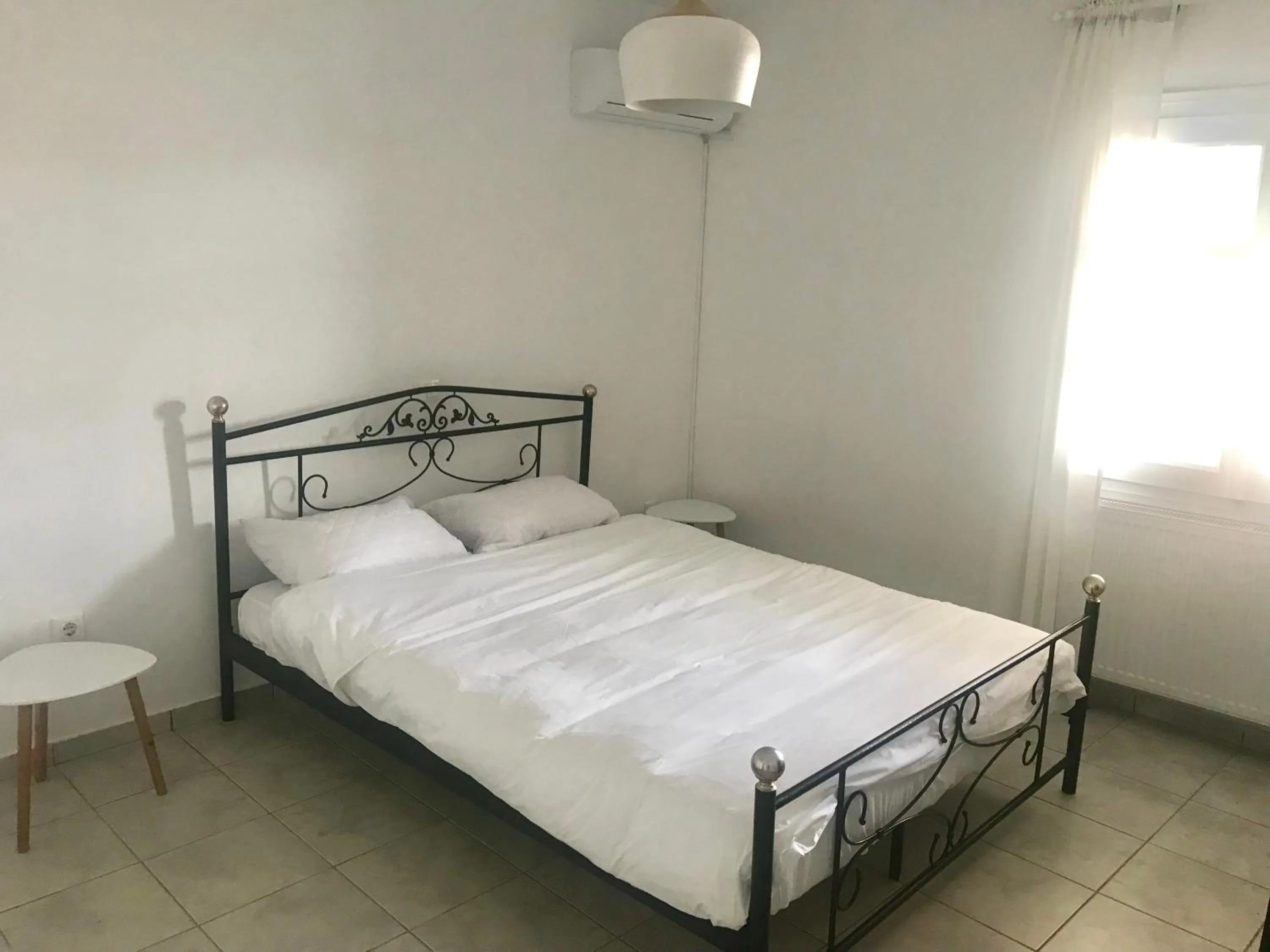 The Corfos Hills House