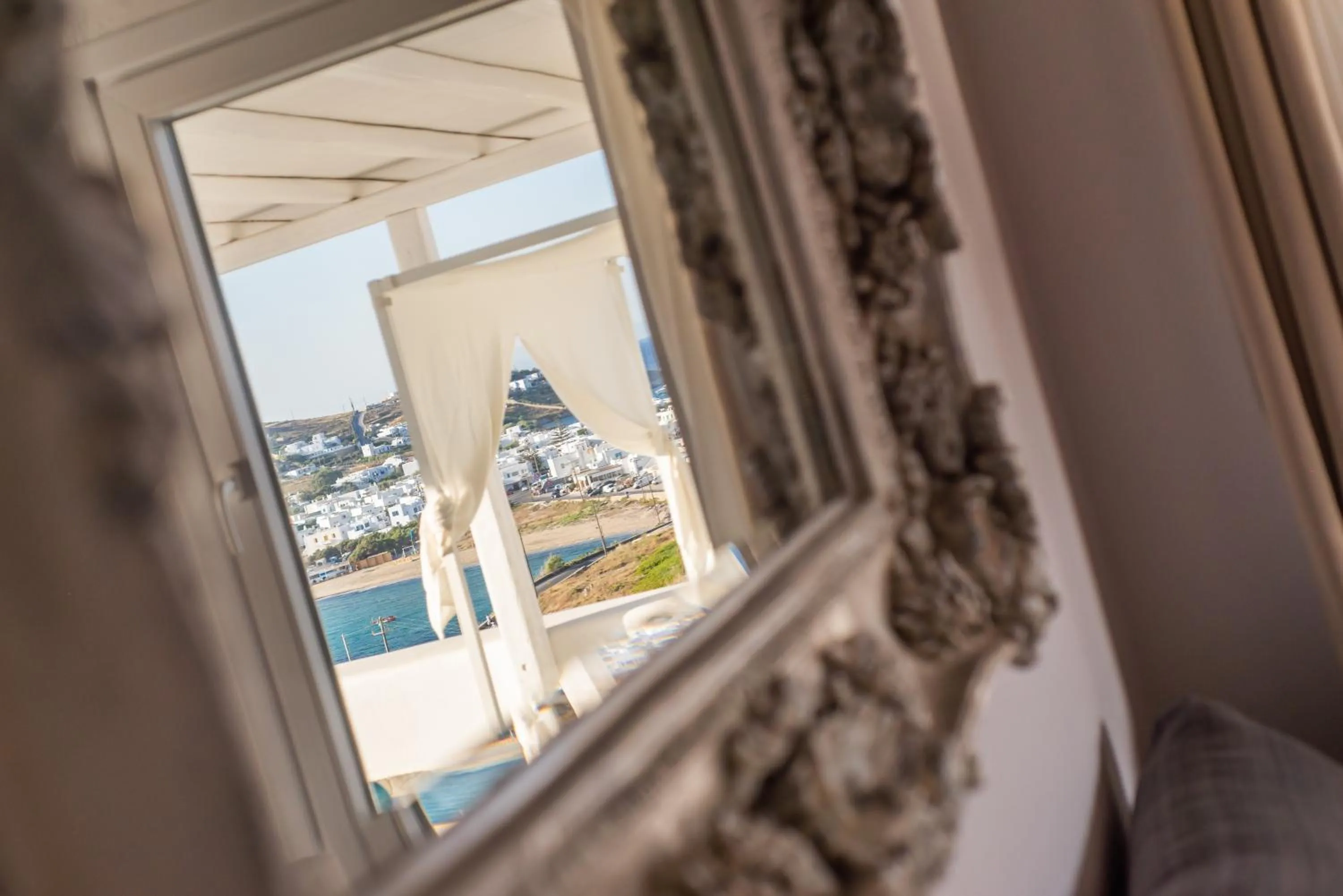 The Corfos Hills House