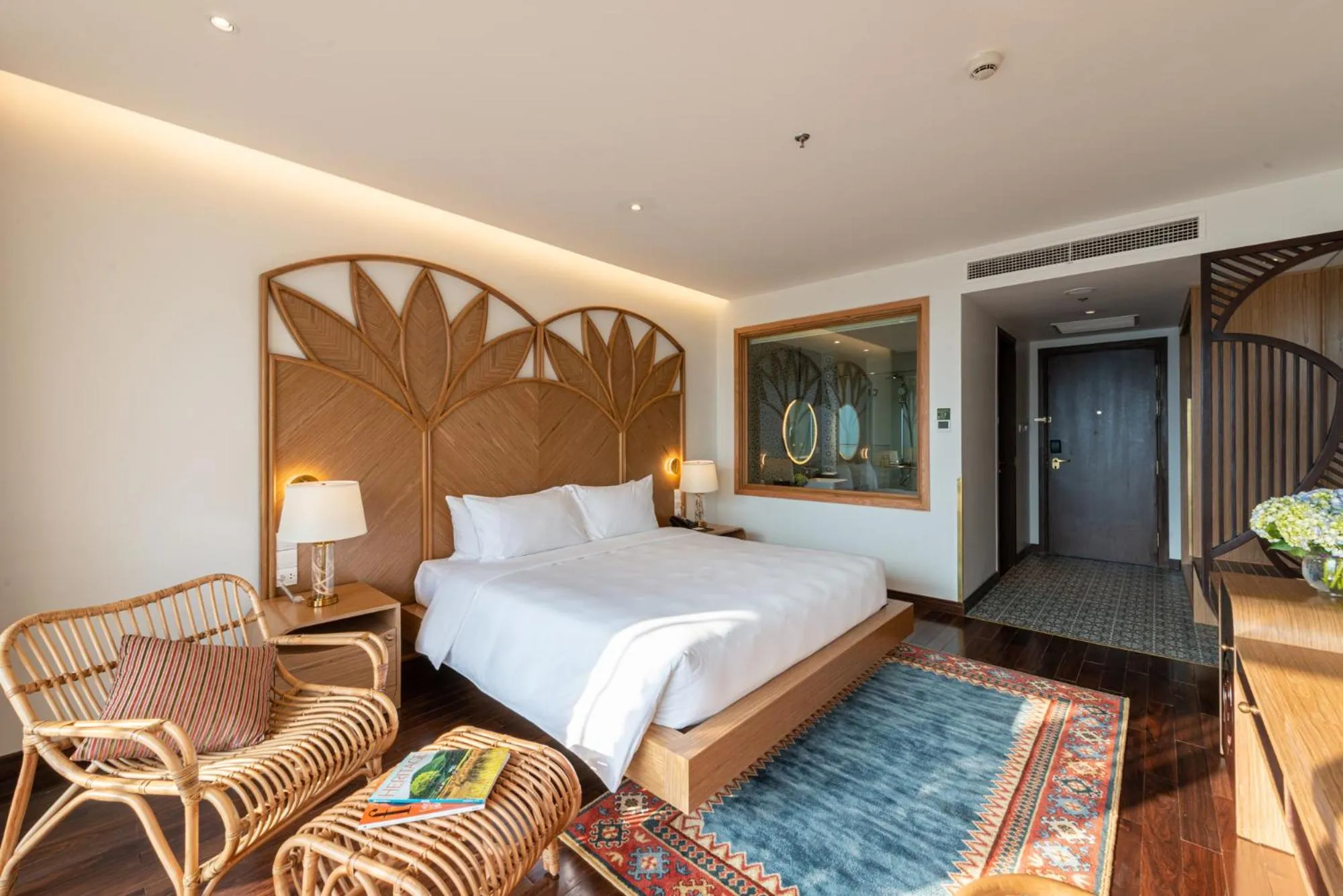 Photo of the whole room, Bed in KK Sapa Hotel