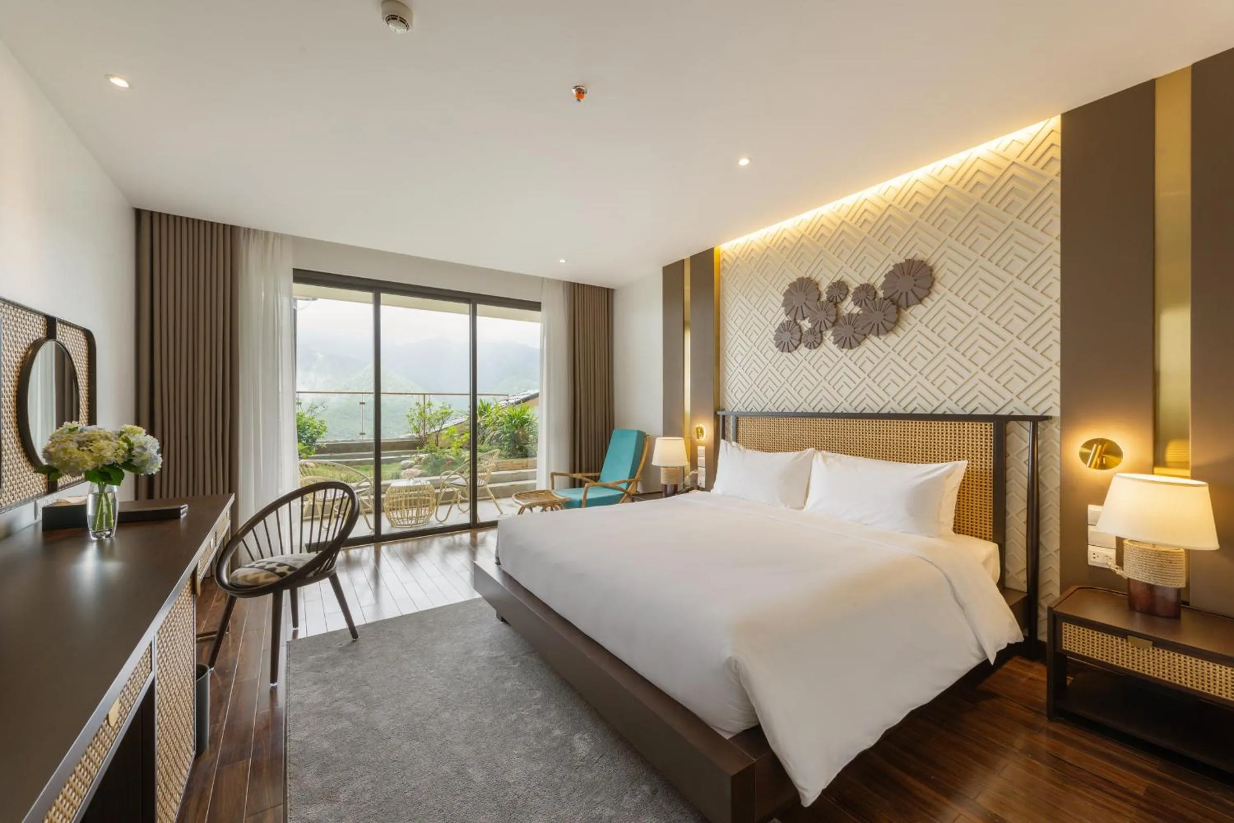 Photo of the whole room, Bed in KK Sapa Hotel