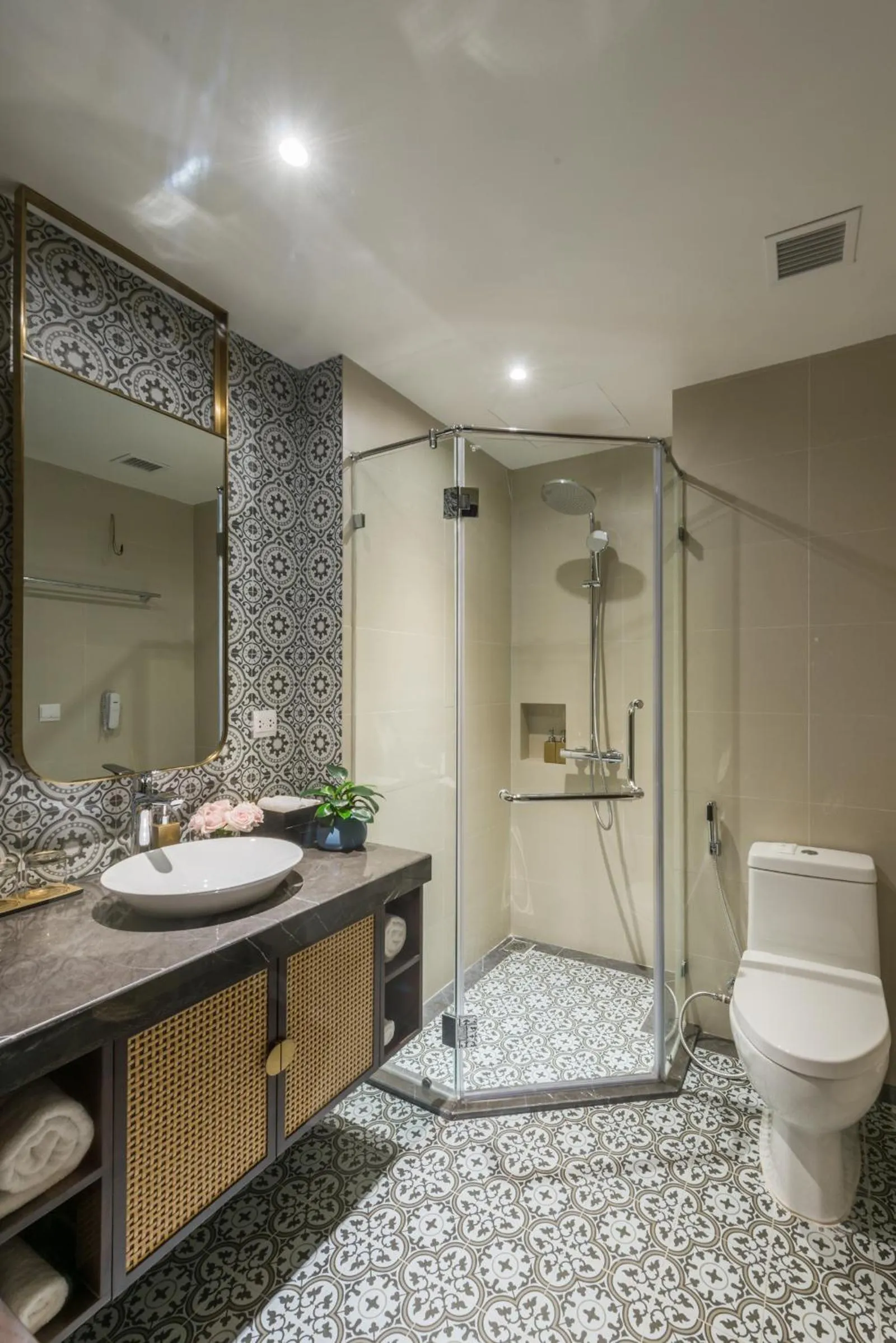 Toilet in KK Sapa Hotel