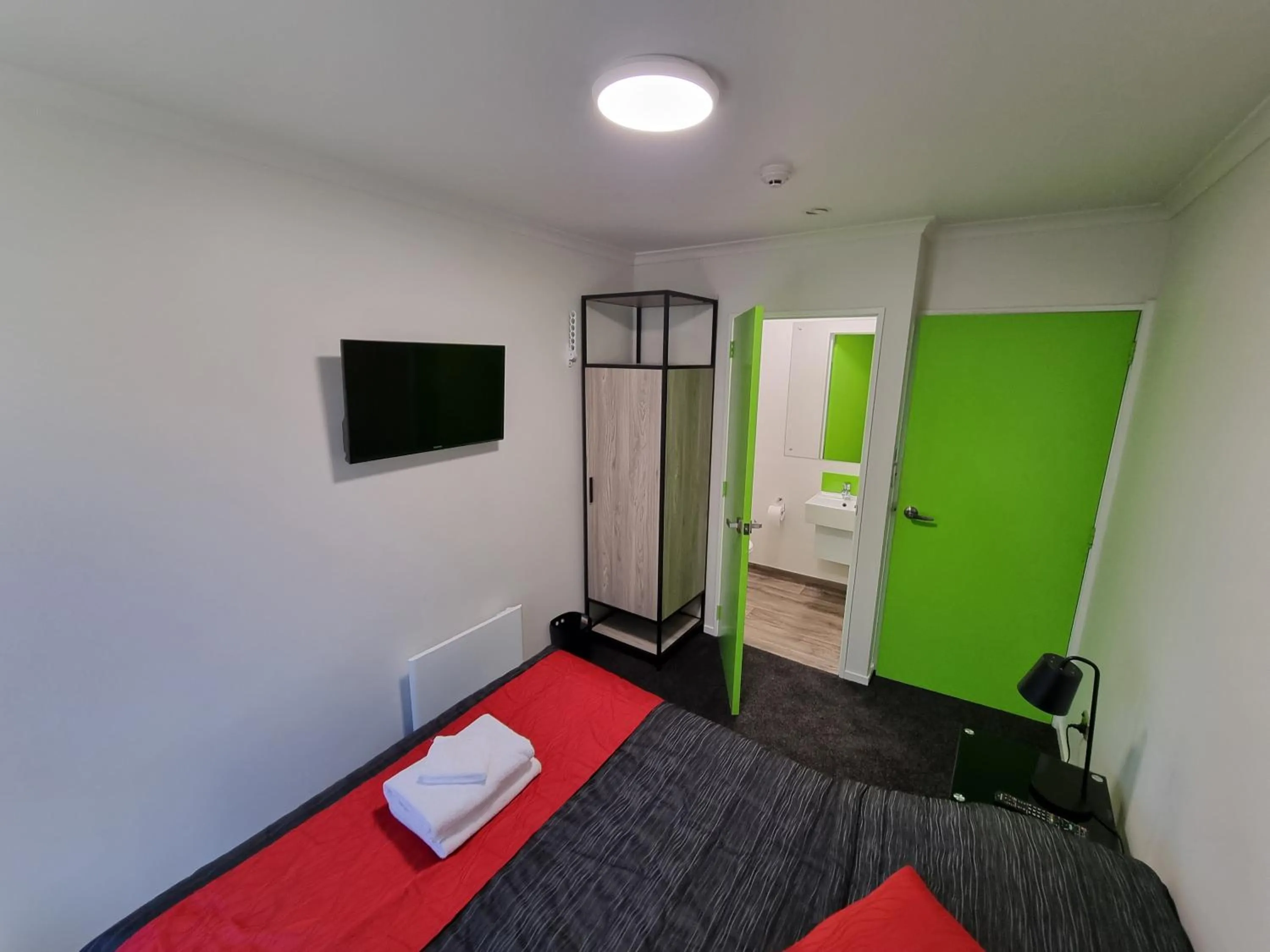 Toilet, Bed in Stay Timaru