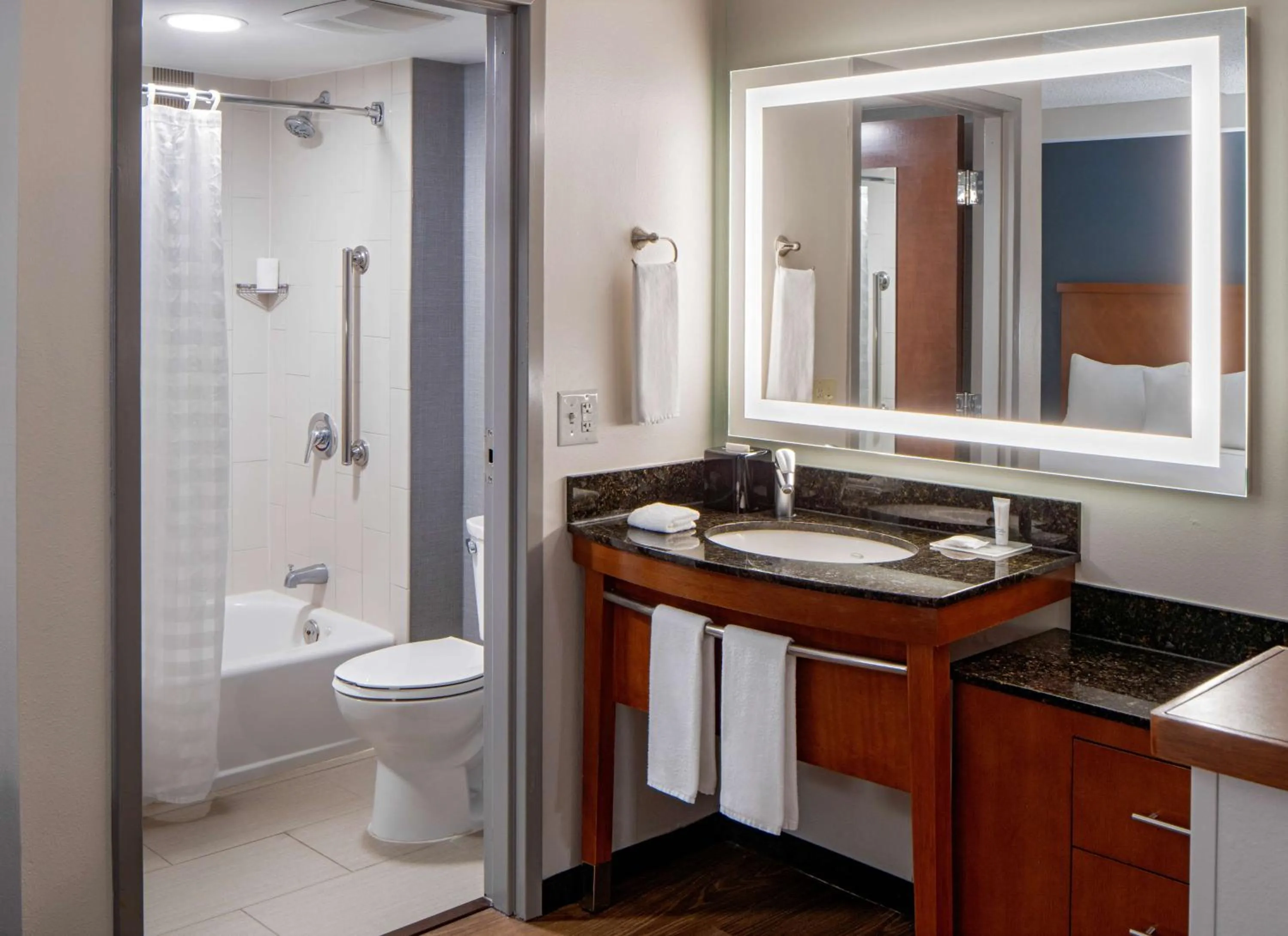 Bathroom in Hyatt Place Fair Lawn Paramus