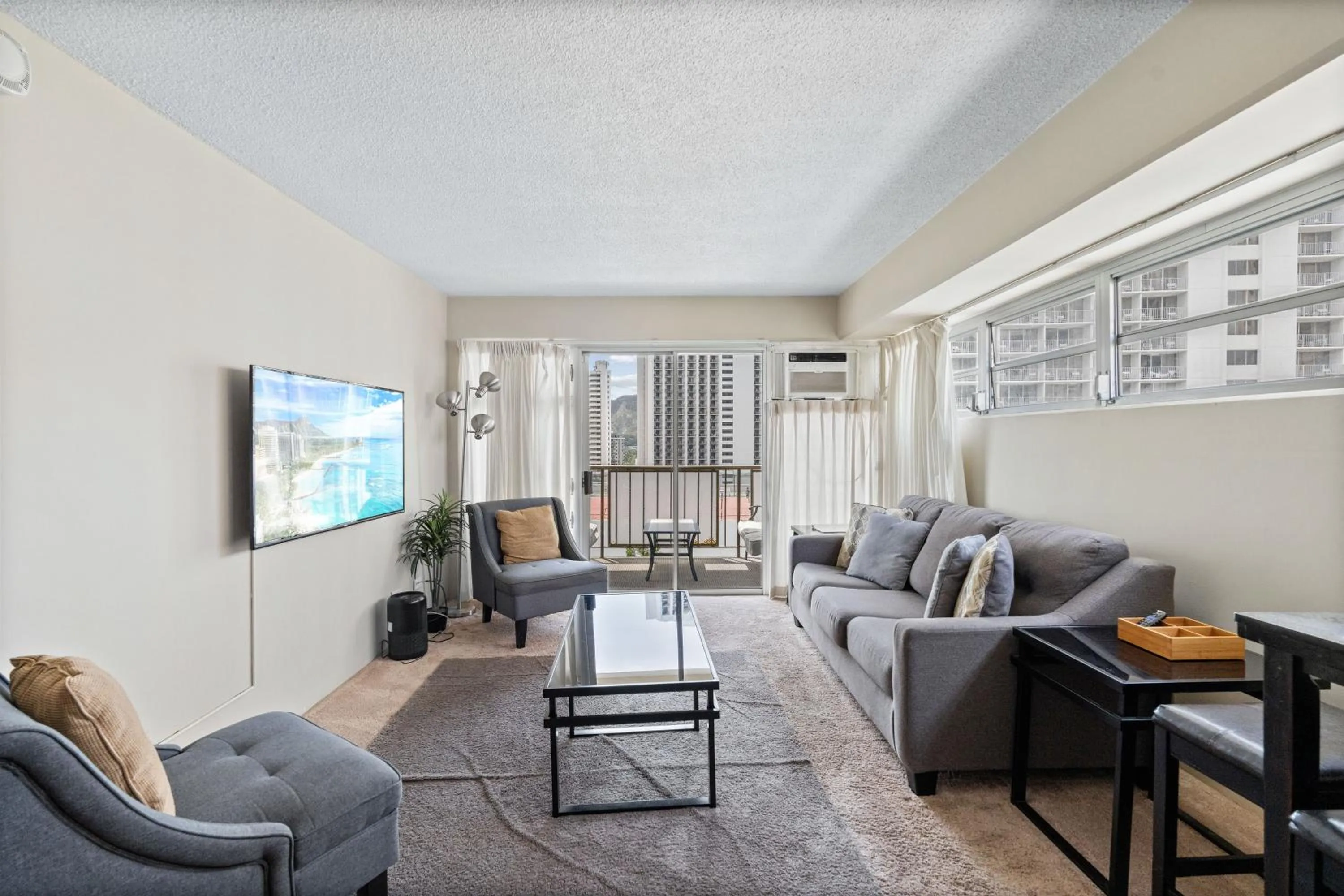 Ocean View from Lanais-2 Blocks to Waikiki Beach