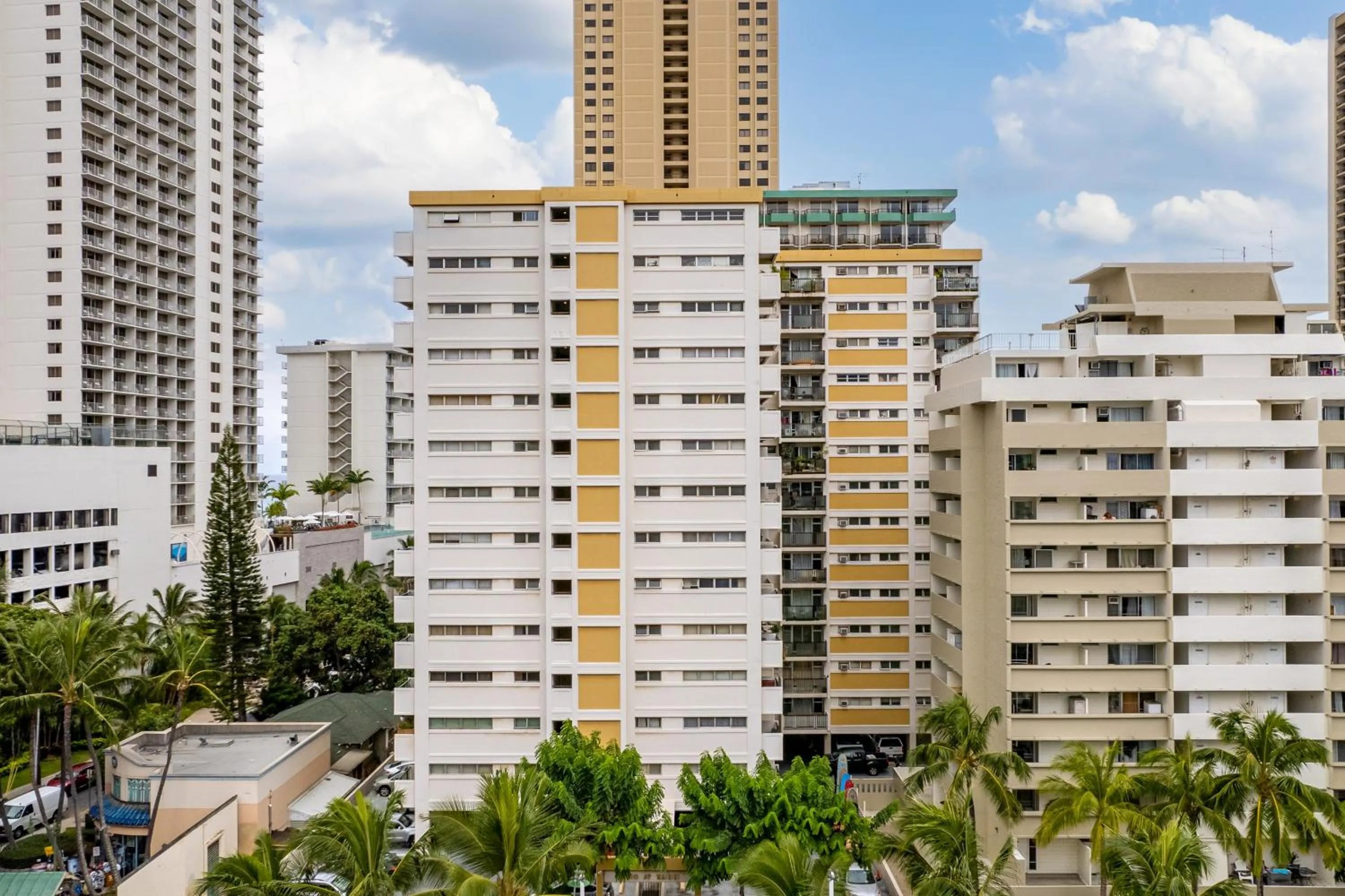 Ocean View from Lanais-2 Blocks to Waikiki Beach
