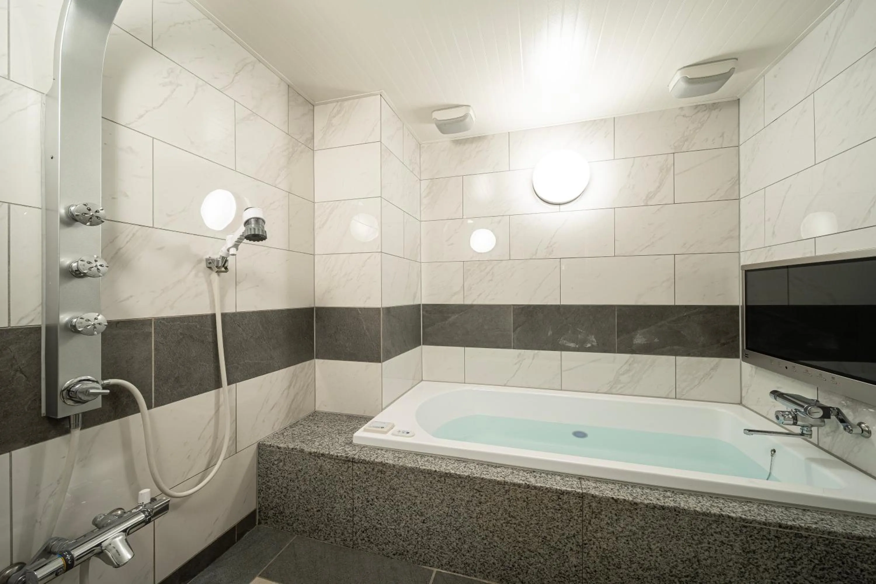 Bathroom in Lucky Sun