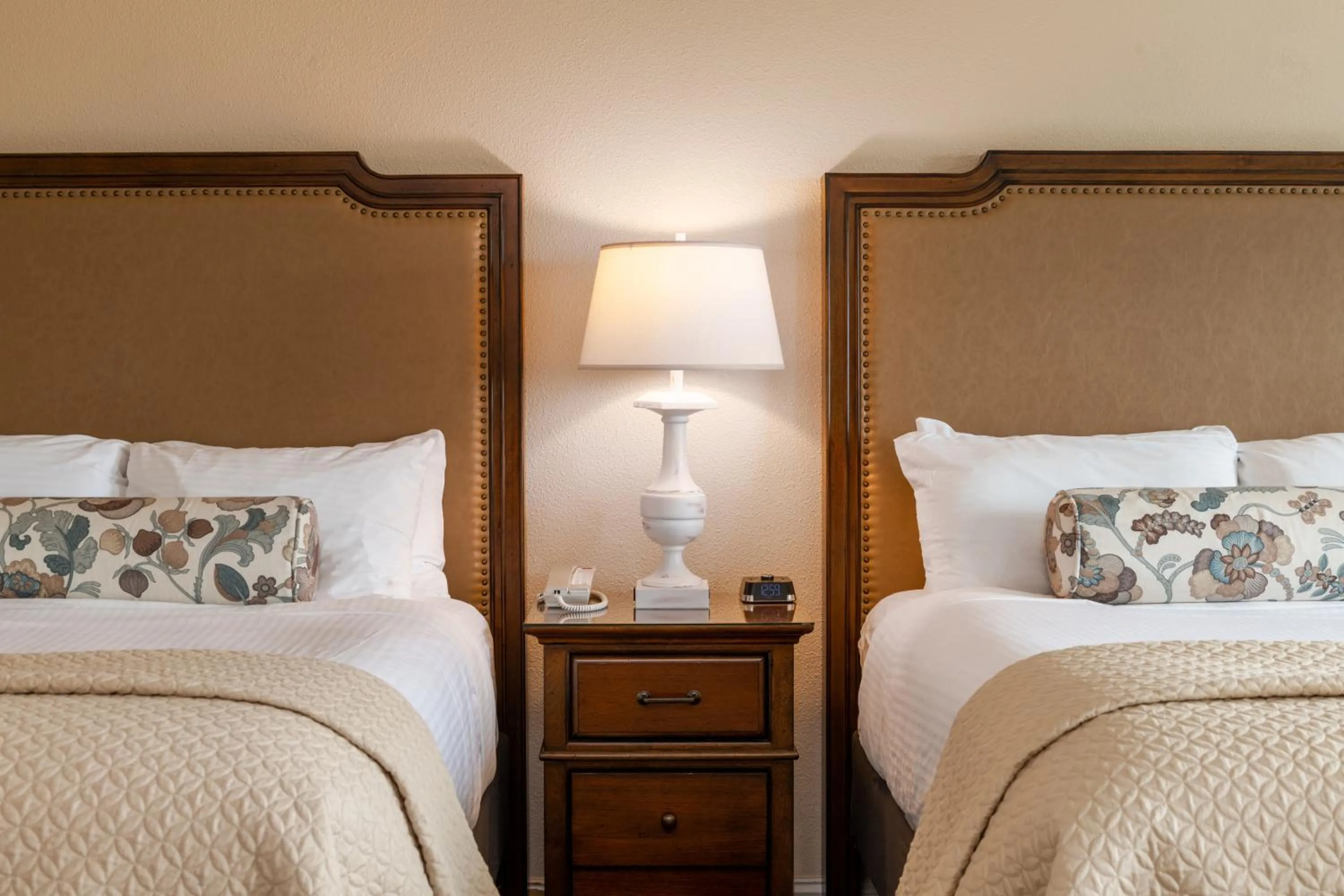 Bed in Mountain View Grand Resort & Spa