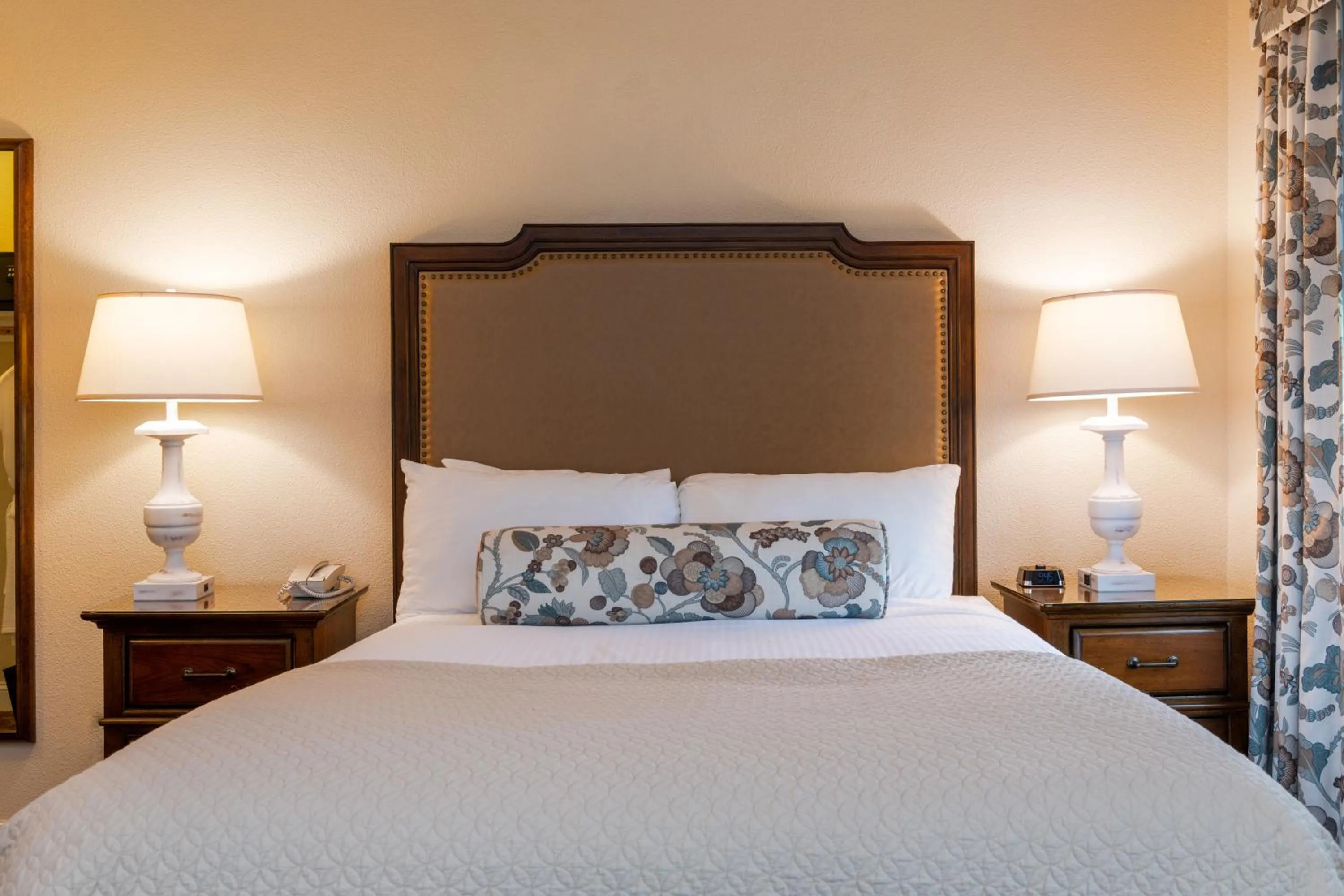 Bed in Mountain View Grand Resort & Spa