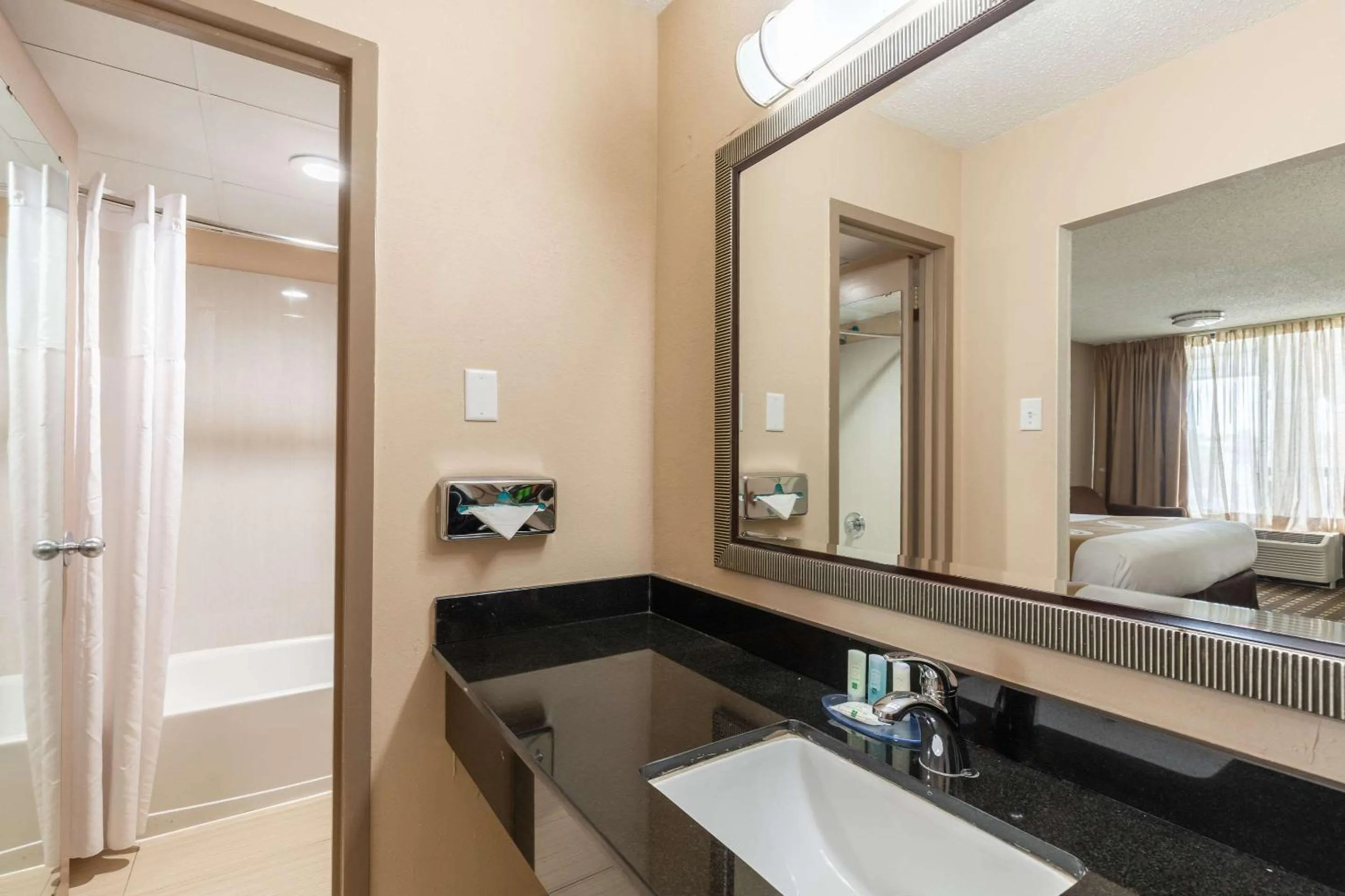 Bathroom in Quality Inn Pasadena - Houston East