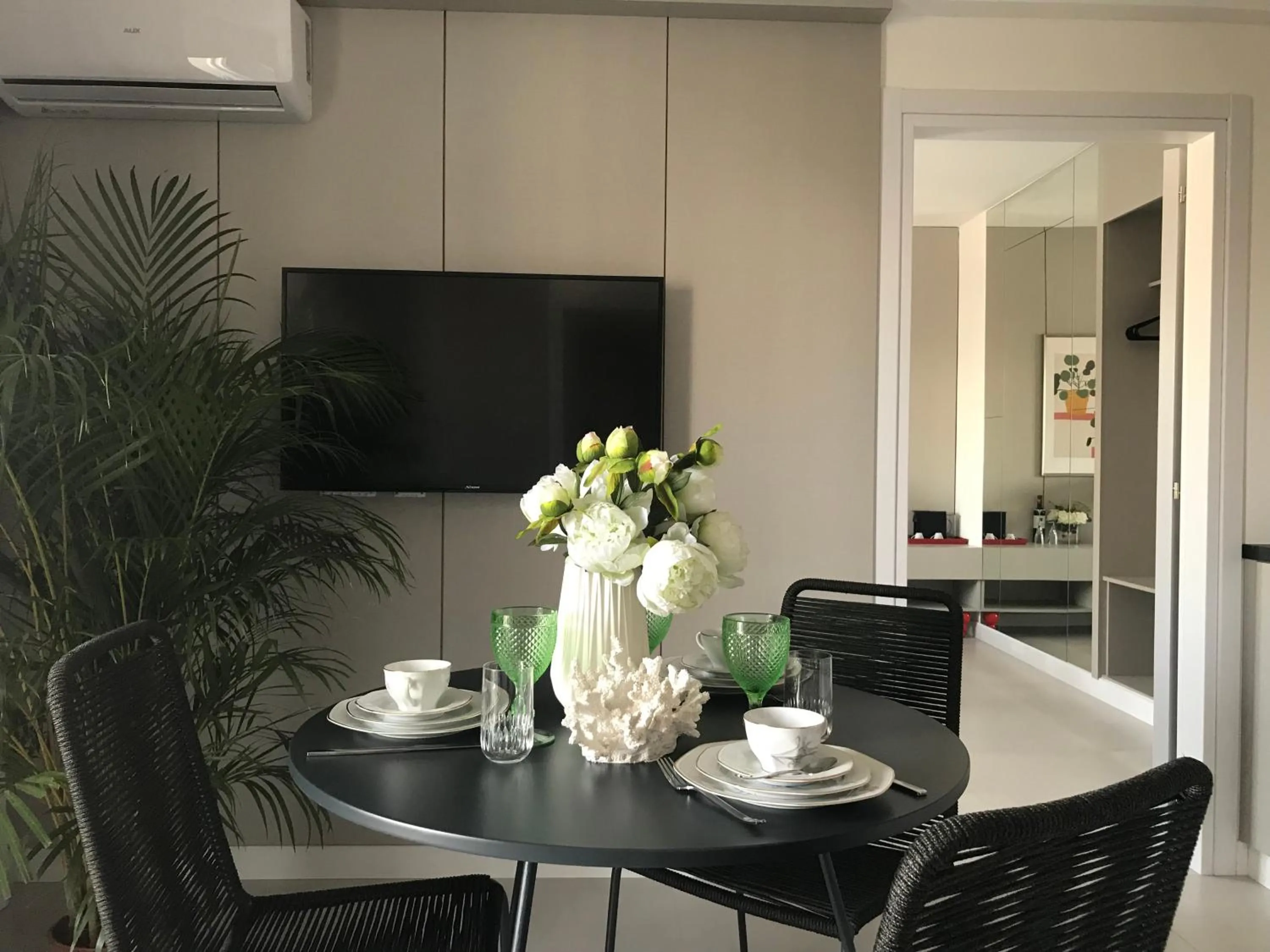 Dining area in Levante Holiday Apartments