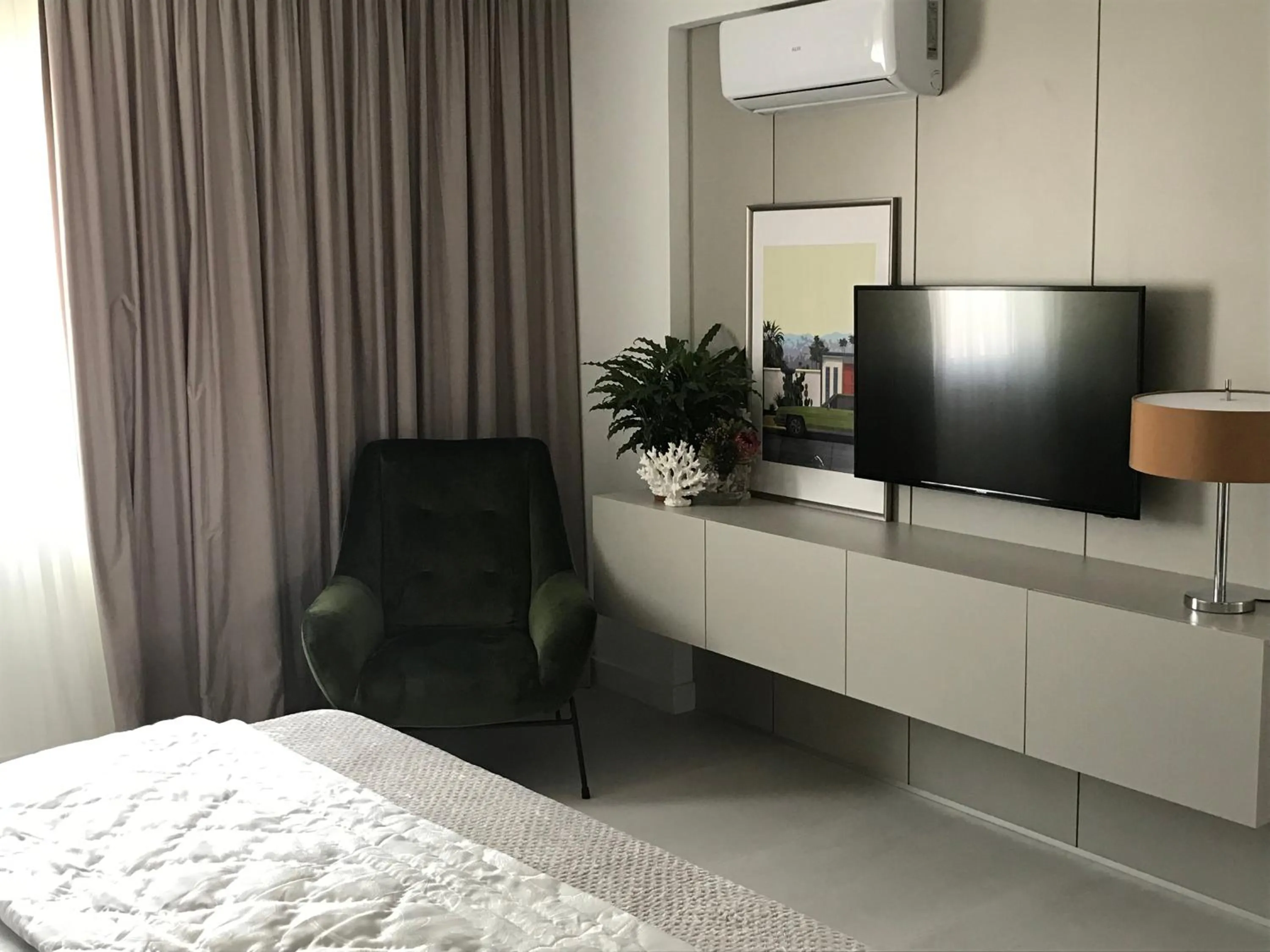 Photo of the whole room in Levante Holiday Apartments