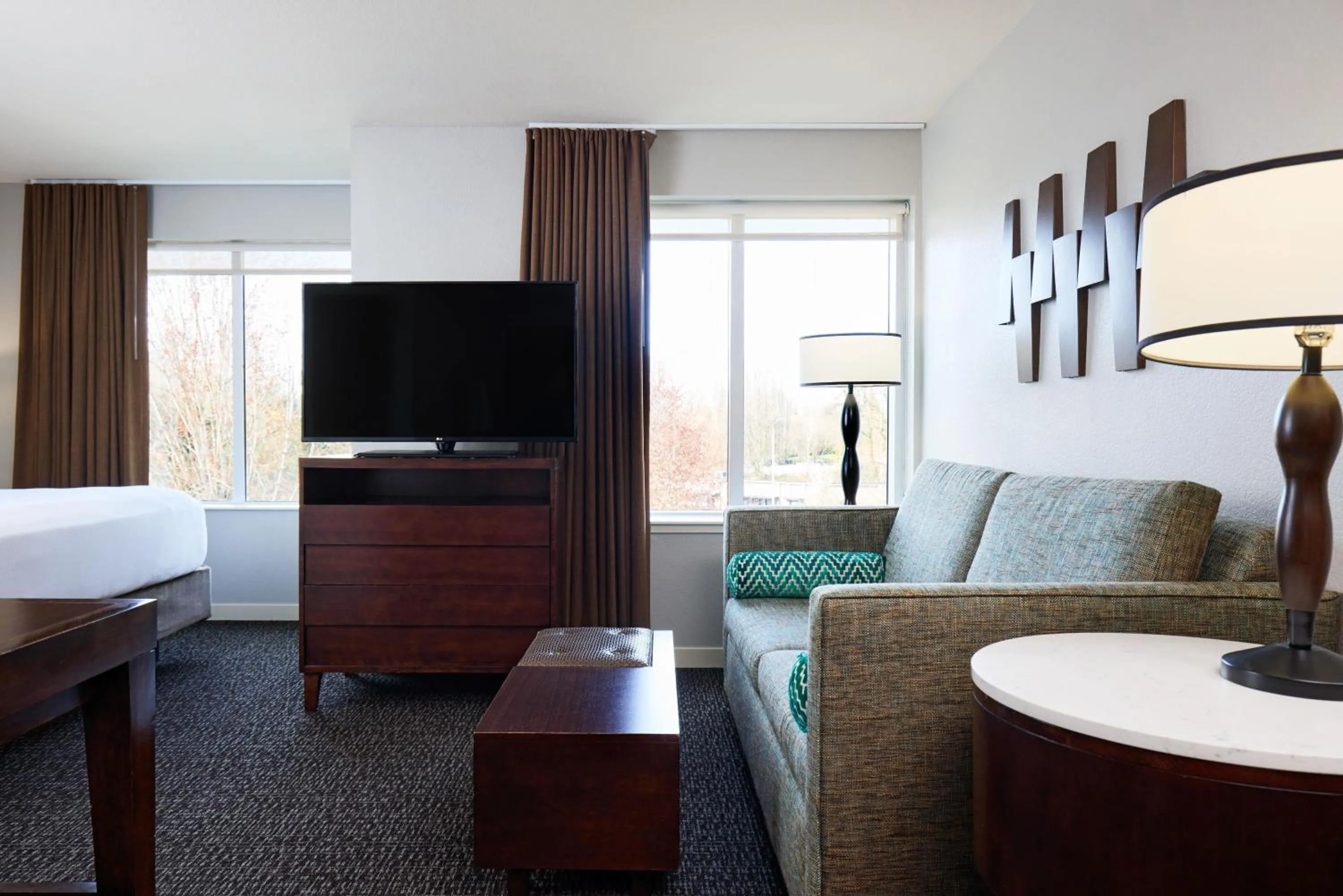 King Studio with Accessible Tub - Disability Access in Hyatt House Seattle/Redmond