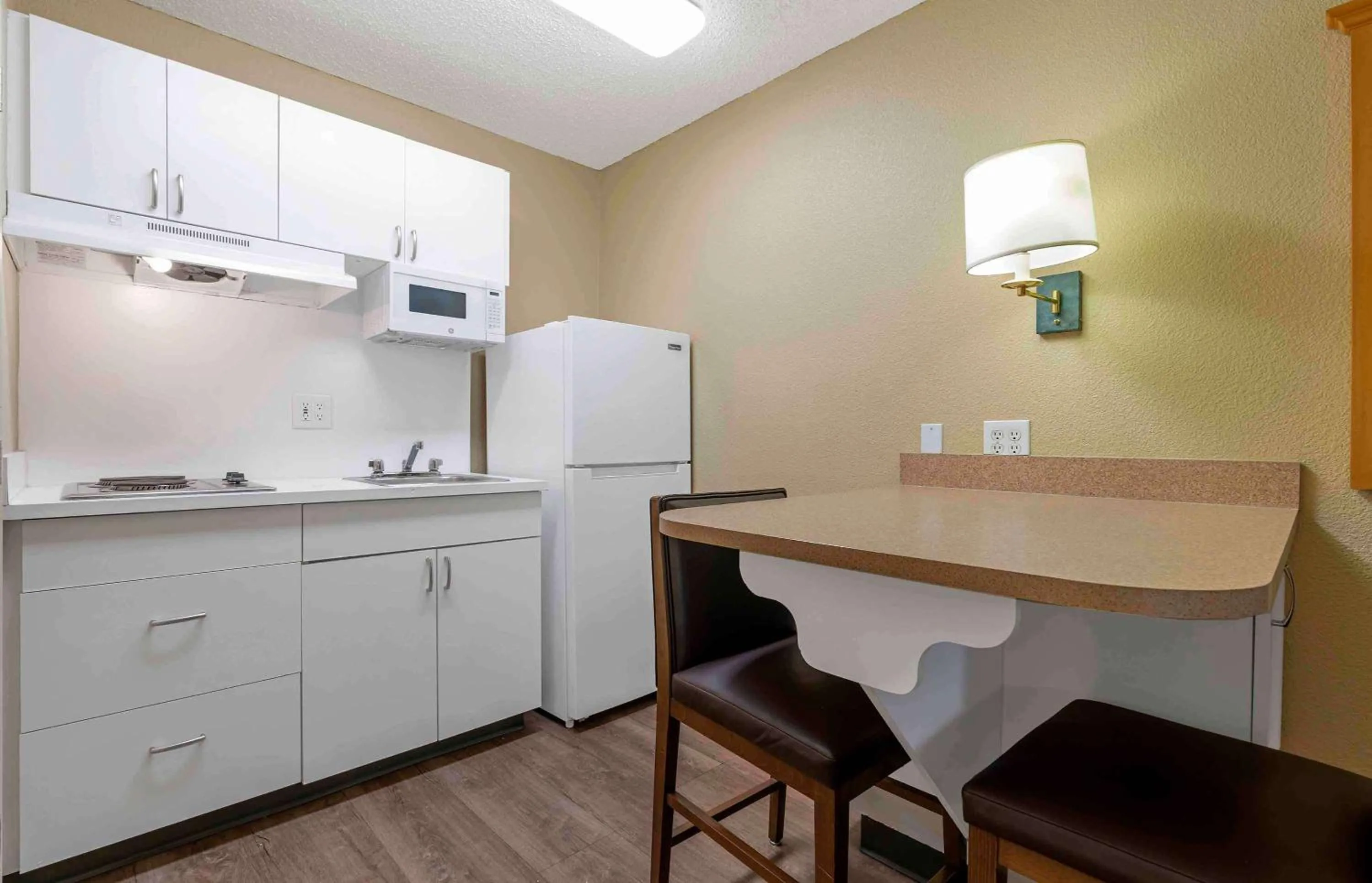 Kitchen or kitchenette in Extended Stay America Suites - Sacramento - South Natomas