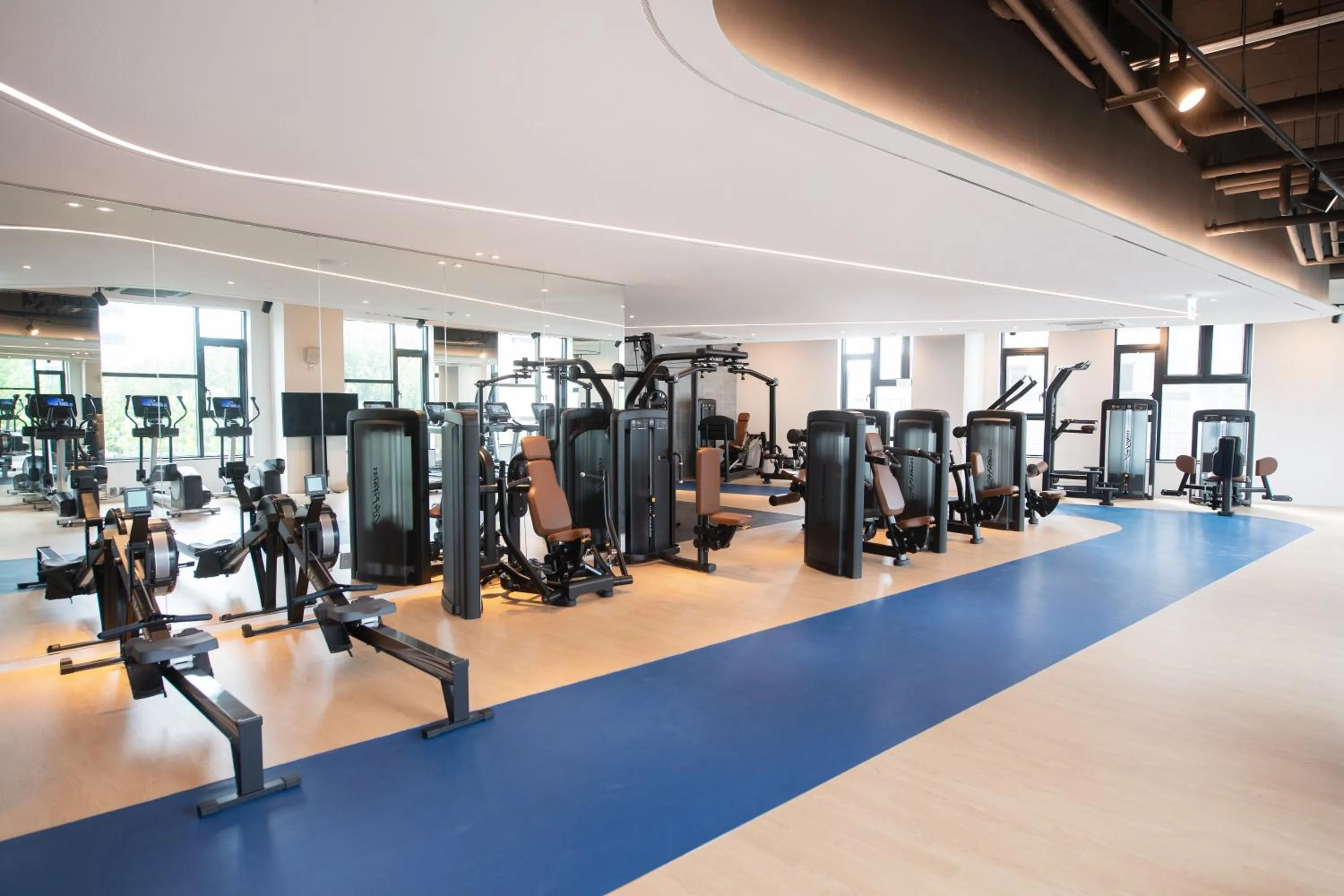 Fitness centre/facilities in Orakai Daehakro Hotel, BW Signature Collection