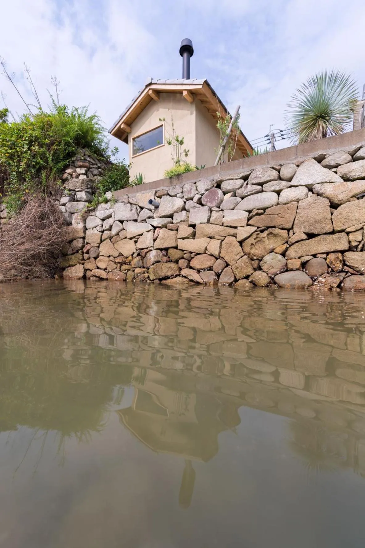 Property building in Okune