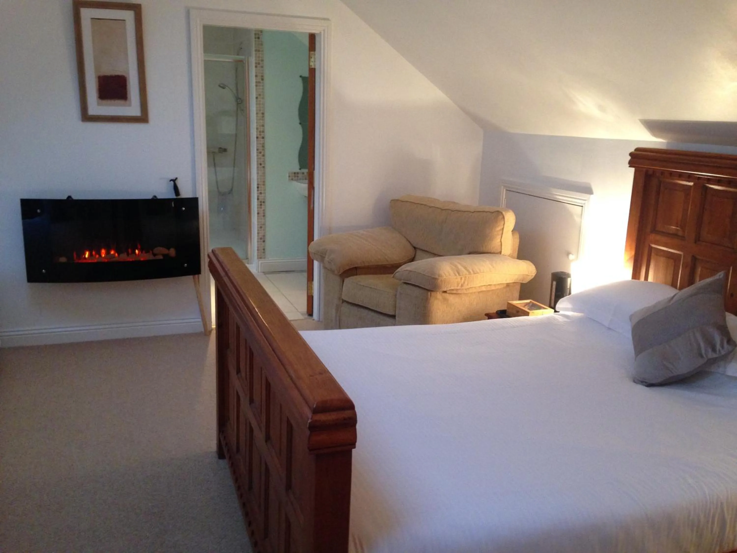 Bedroom, TV/Entertainment Center in The View at 37 B&B