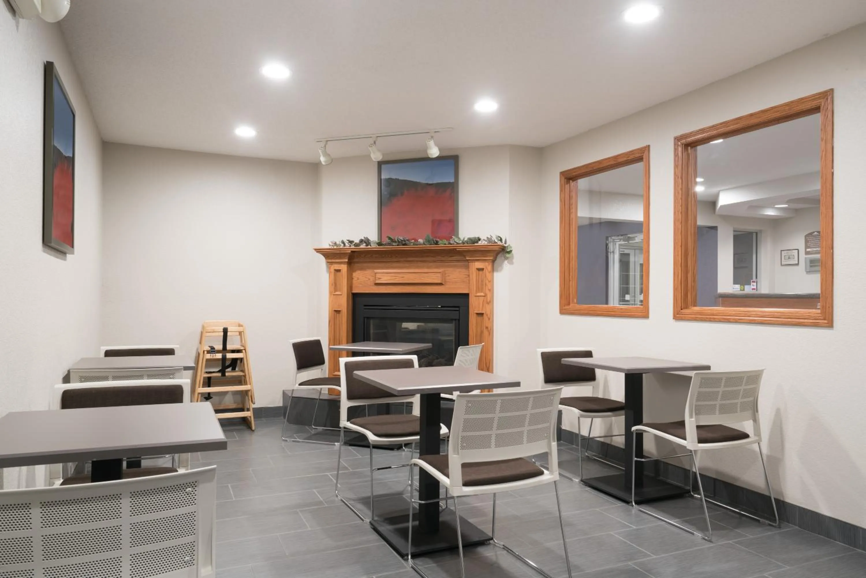 Lobby or reception in Microtel Inn & Suites by Wyndham Springfield